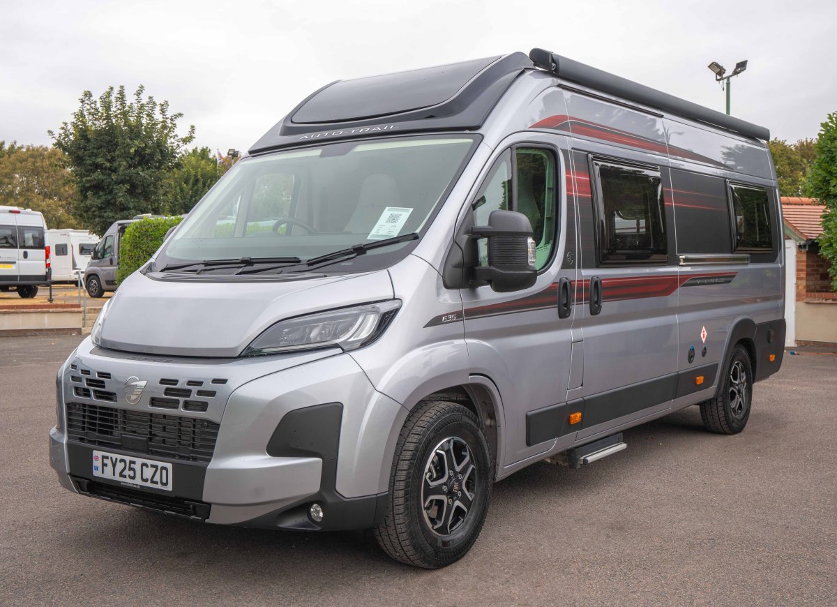 2025 Auto-Trail V-Line 635 SE 140BHP Auto
