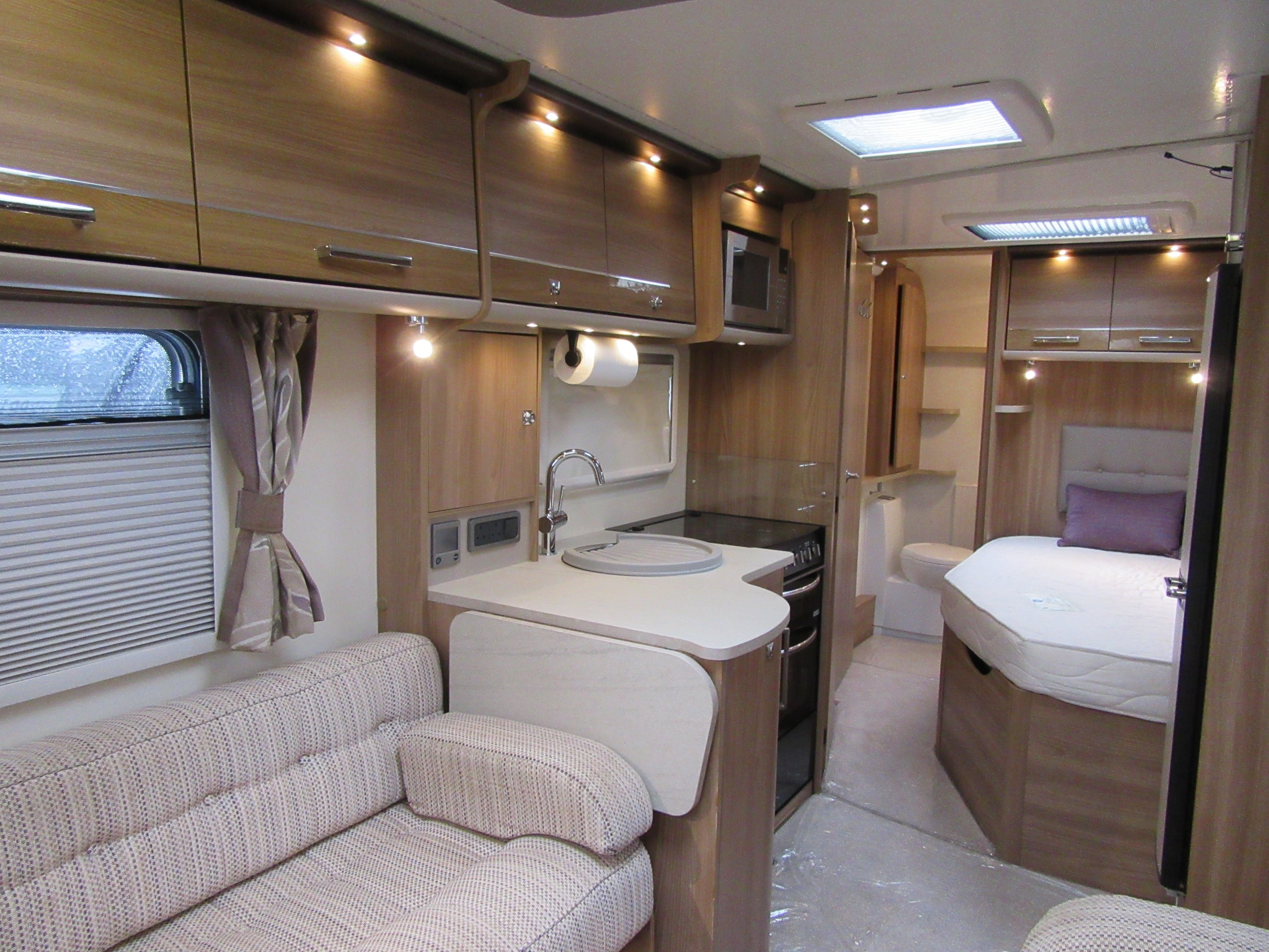 Bailey Unicorn Valencia FIXED BED - MOTOR MOVER + EXTRAS INCLUDED