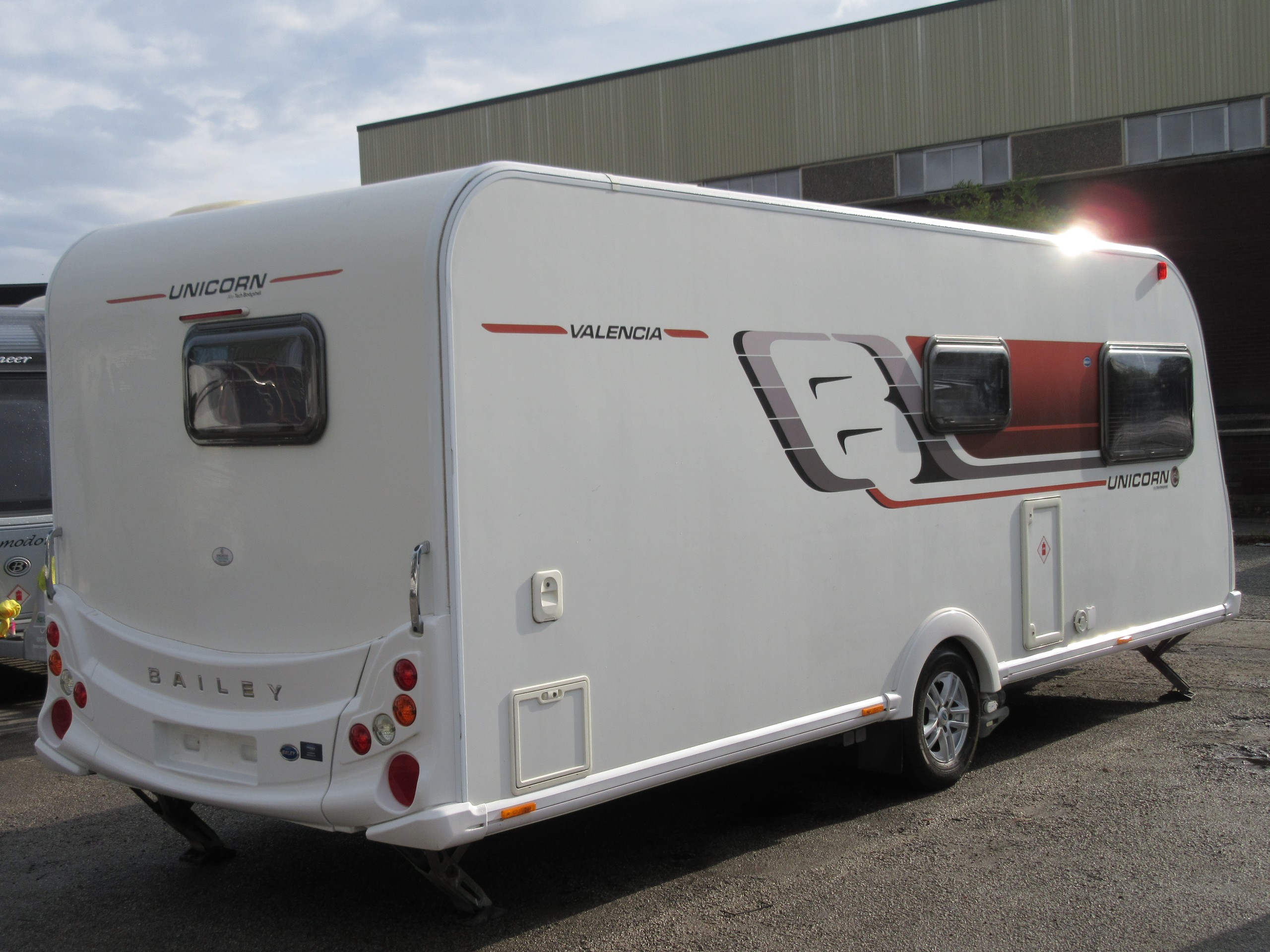 2015 Bailey Unicorn Valencia - MOTOR MOVER + EXTRAS INCLUDED