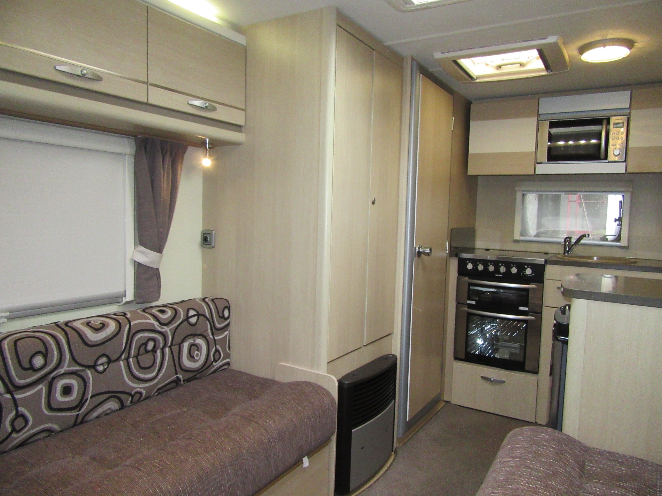 Sterling Eccles Sport 382 - Lightweight 2 Berth
