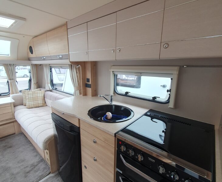 Elddis Avante