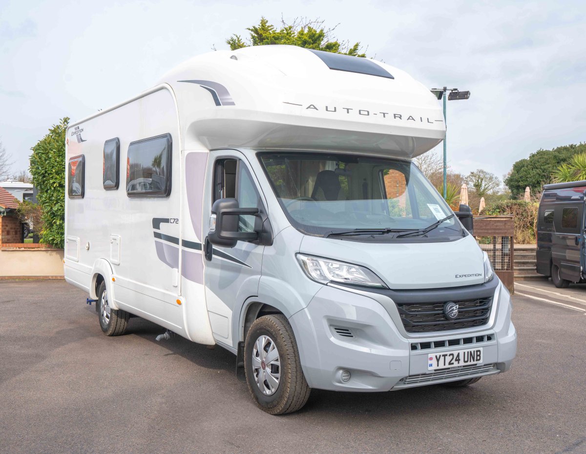 Fiat Autotrail Expedition C72 140BHP - Exterior - Front