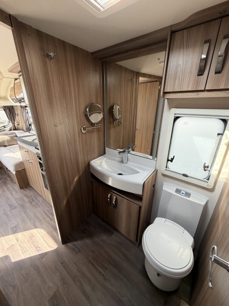 Swift Elegance 835