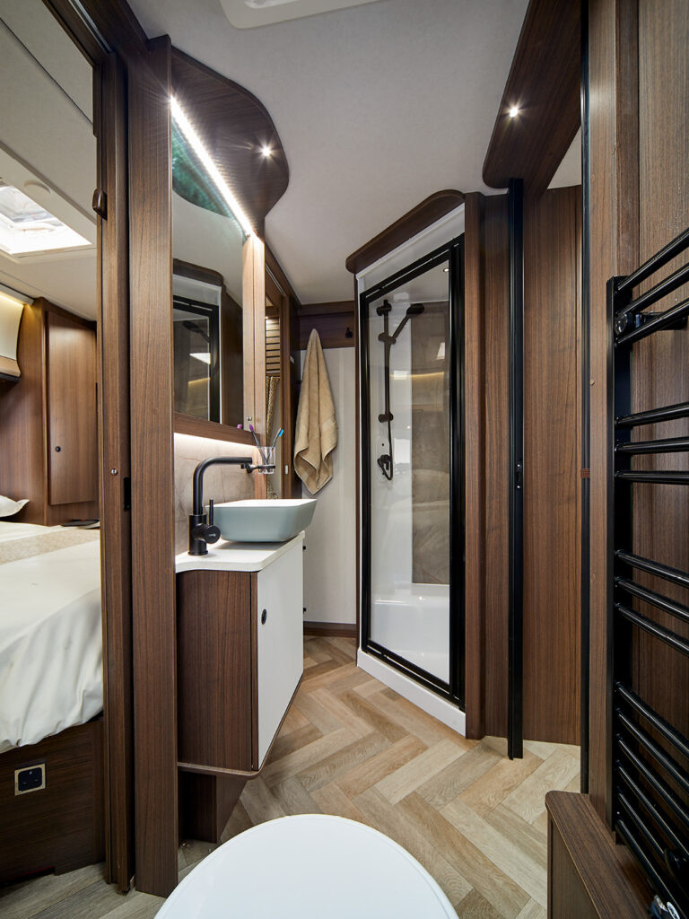 2027 Coachman Laser 545 Xtra