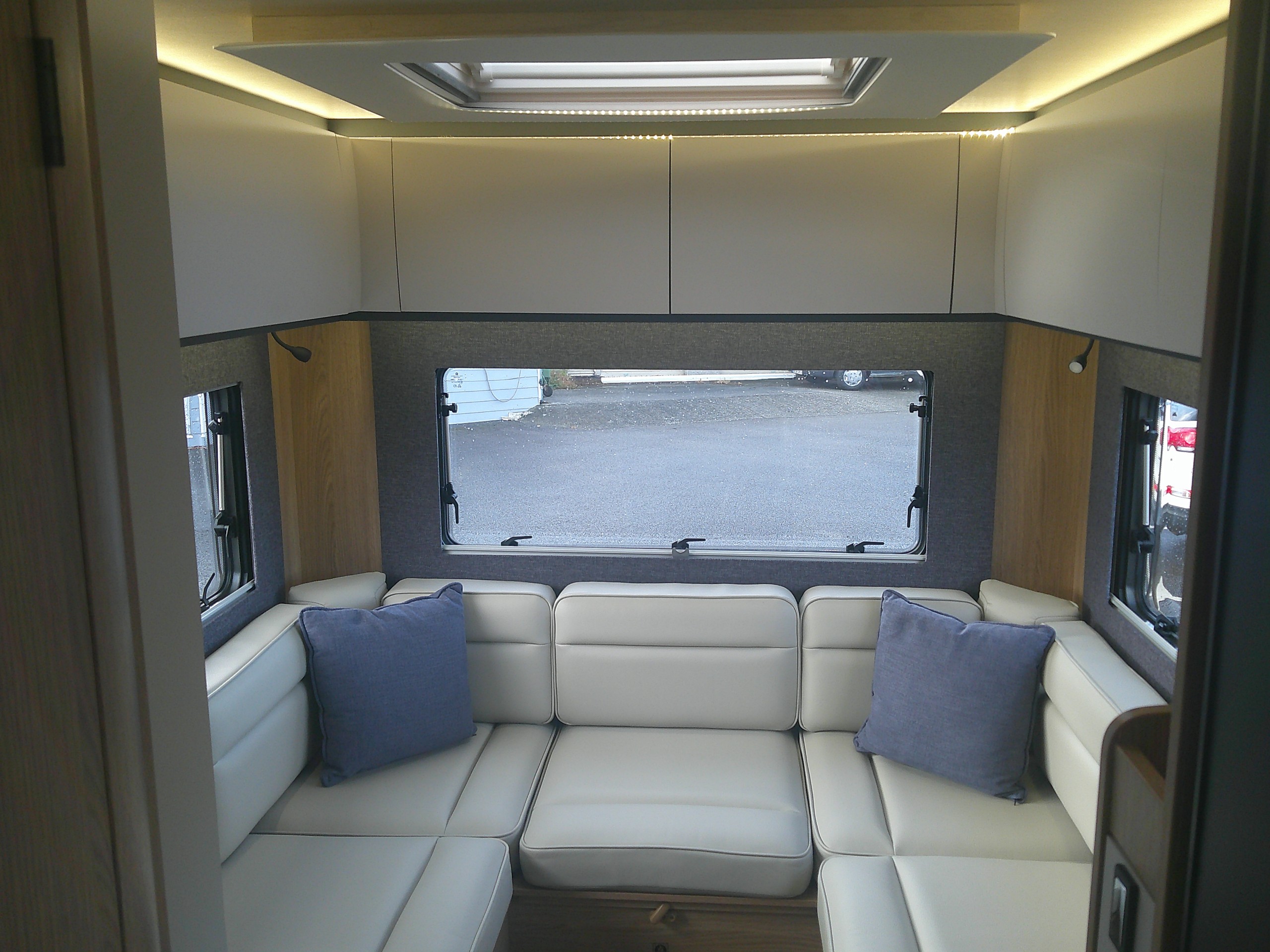 2025 Auto-Trail Excel 690L