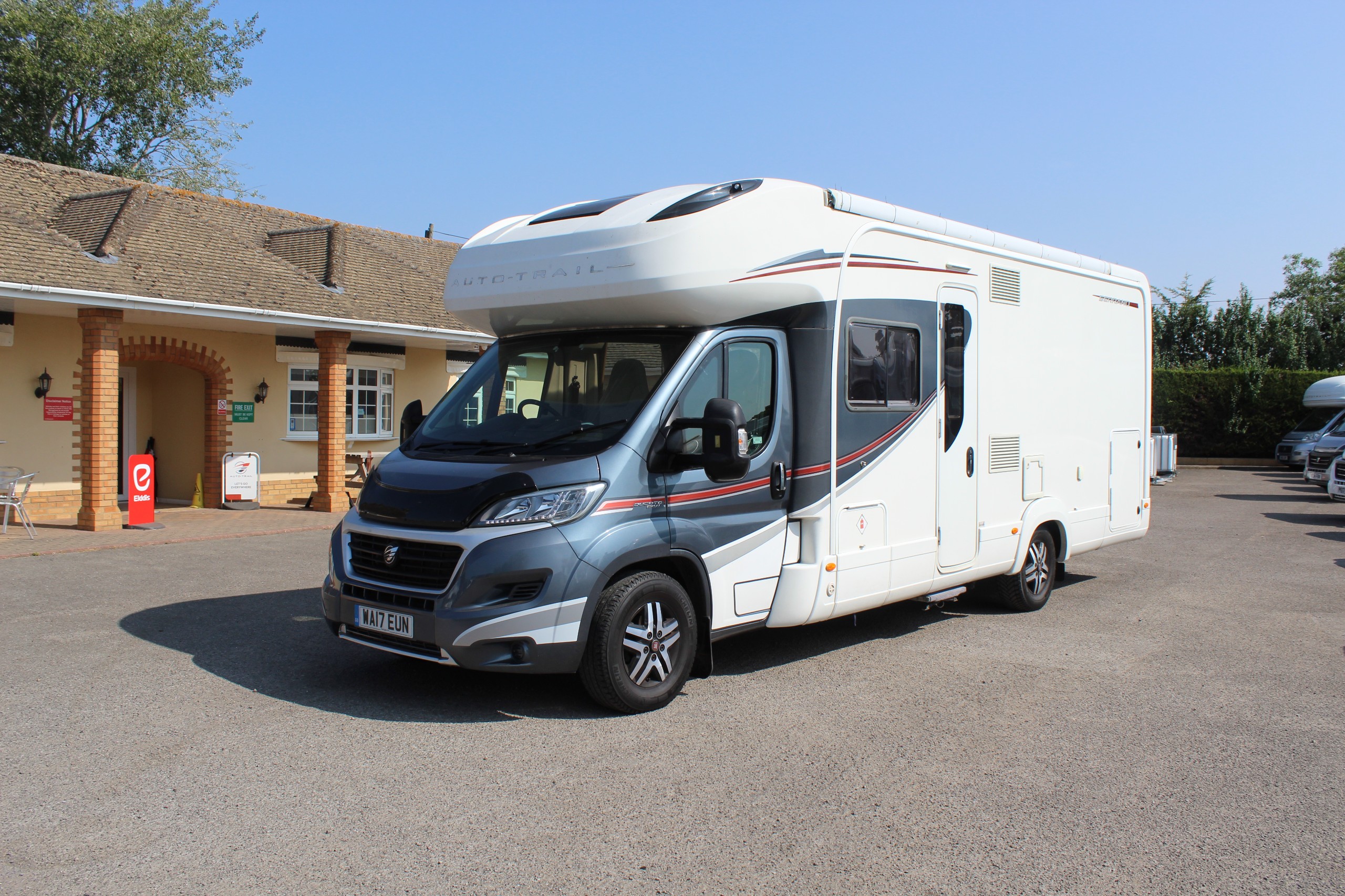Auto-Trail Frontier Serrano FIXED BED - Photo 1