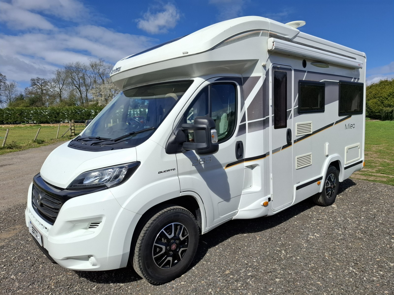 Benimar Mileo 283 - Exterior - Front