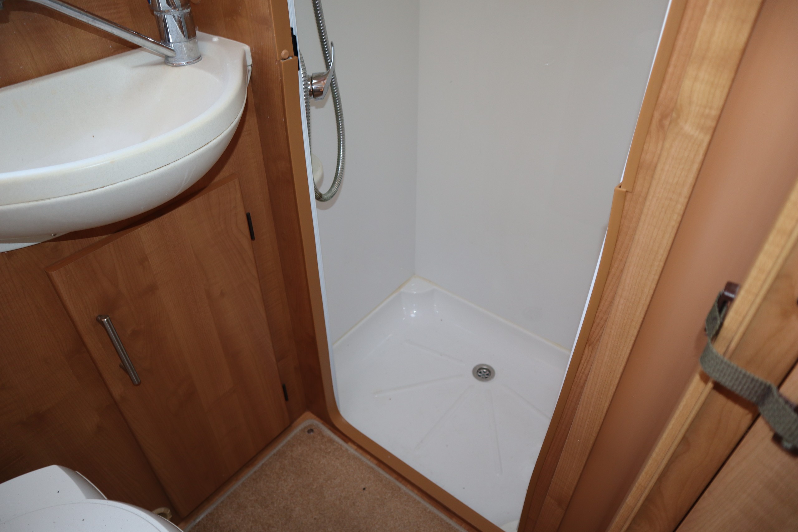 2011 Auto-Trail Tracker EKS Lo-Line Tracker EKS, , 2 Belts, MOT, 12 Months Warranty, Habitation Check