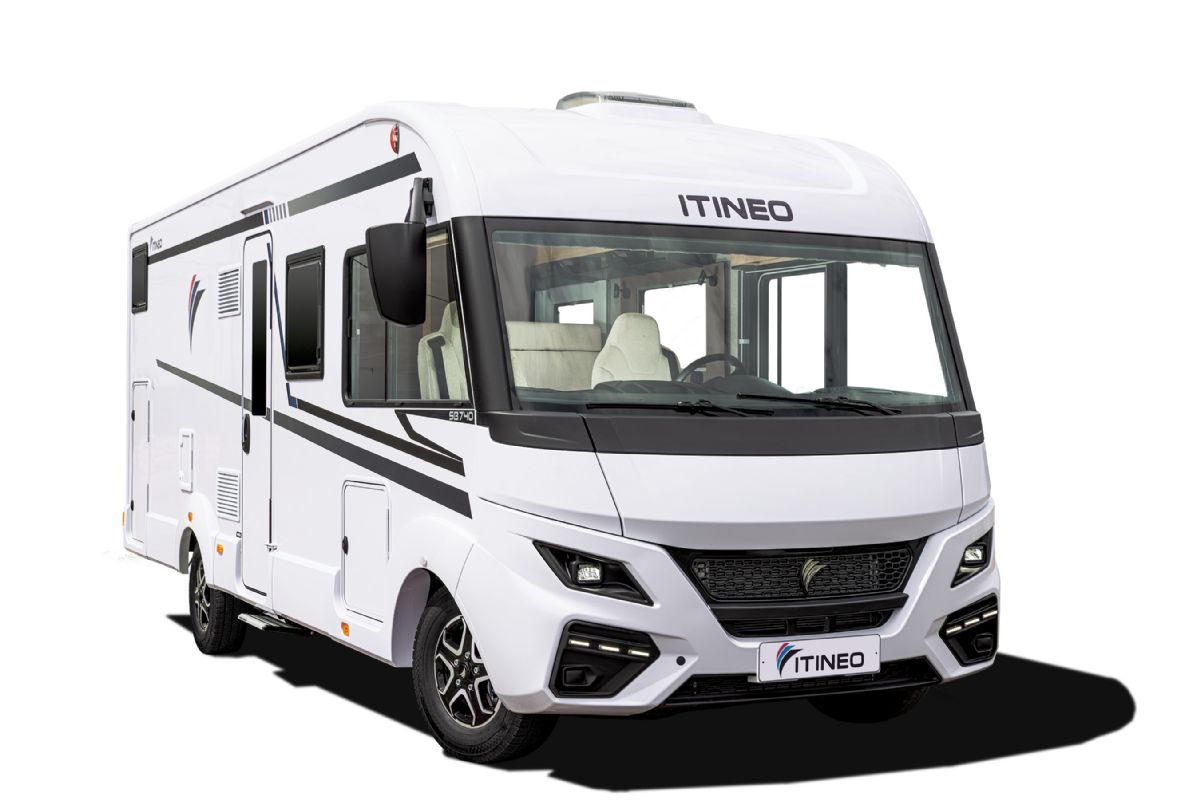 2027 Itineo SB740