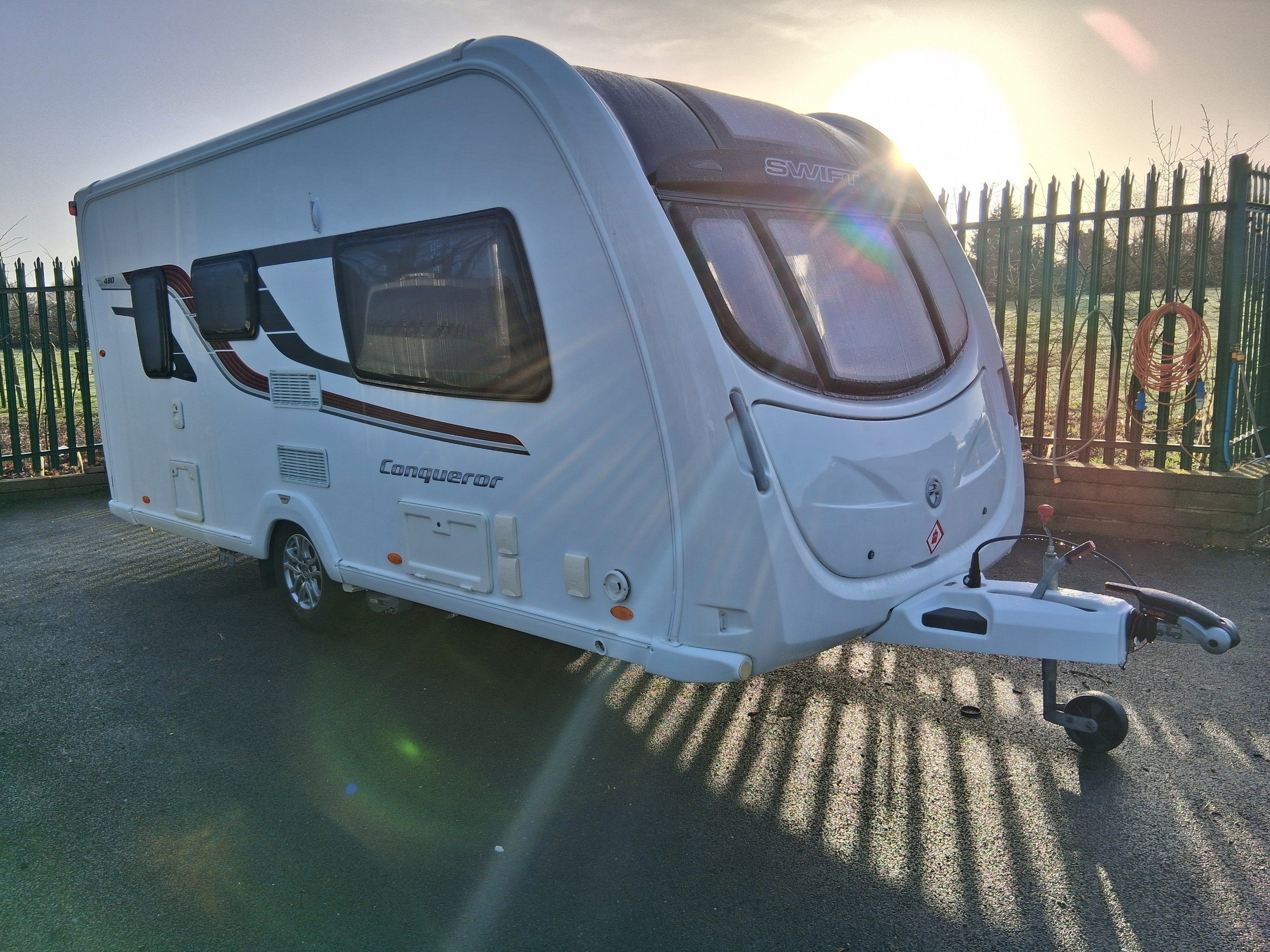 Swift Conqueror 480 - Exterior - Front