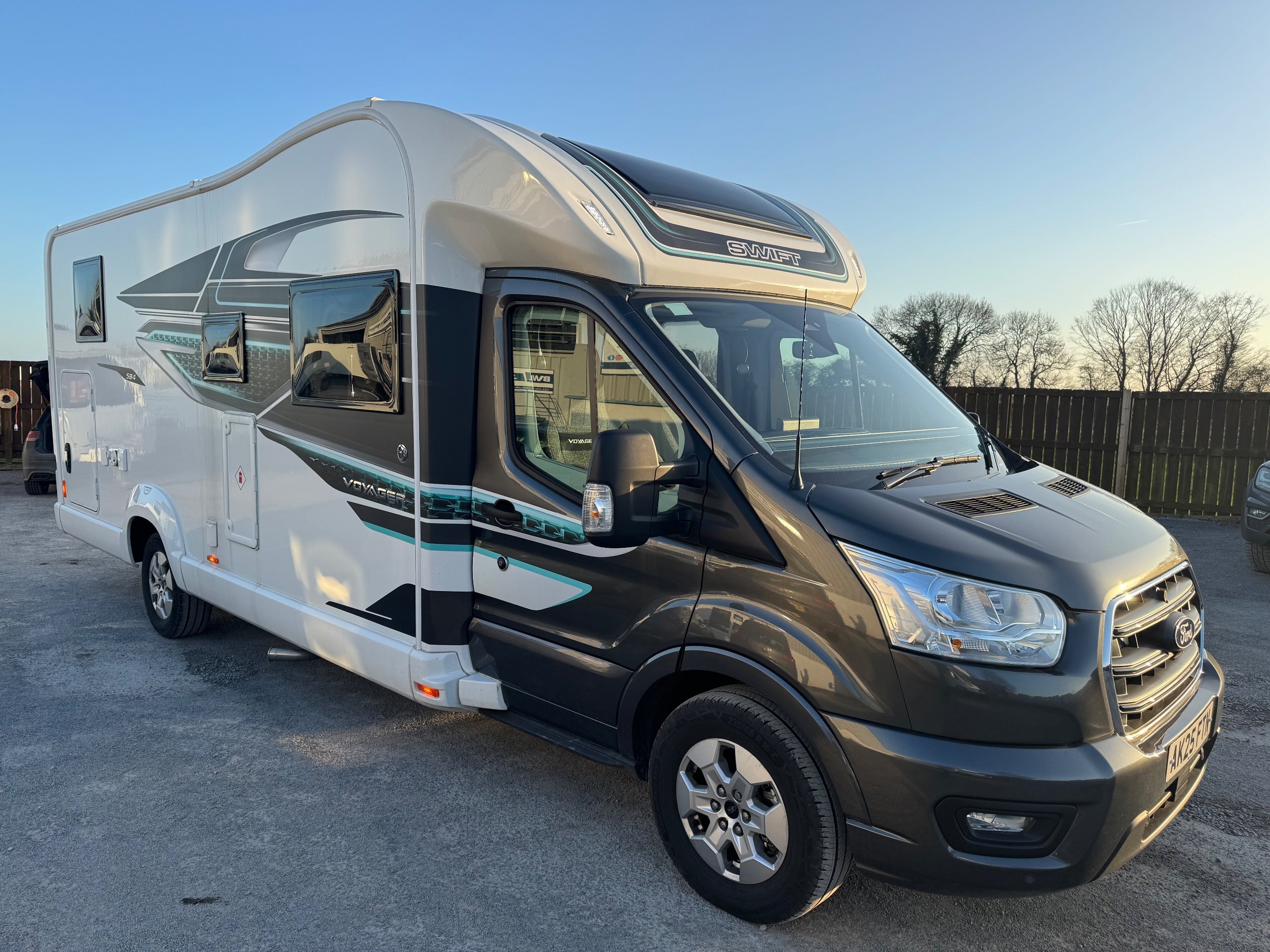 2025 Swift Voyager 584 - Exterior - Front