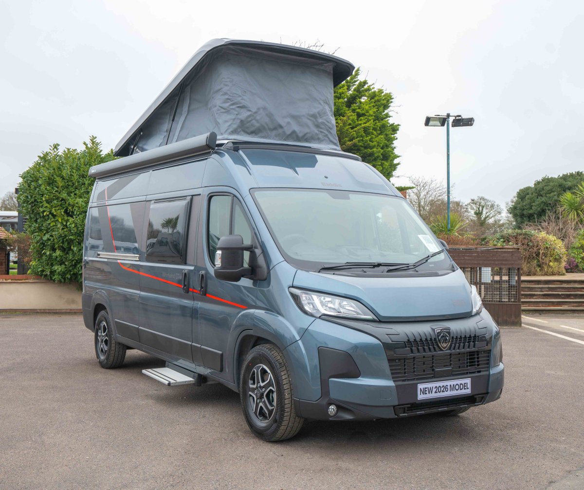 Peugeot Elddis Whirlwind GTV 560 Pop Top 140BHP - Exterior - Front