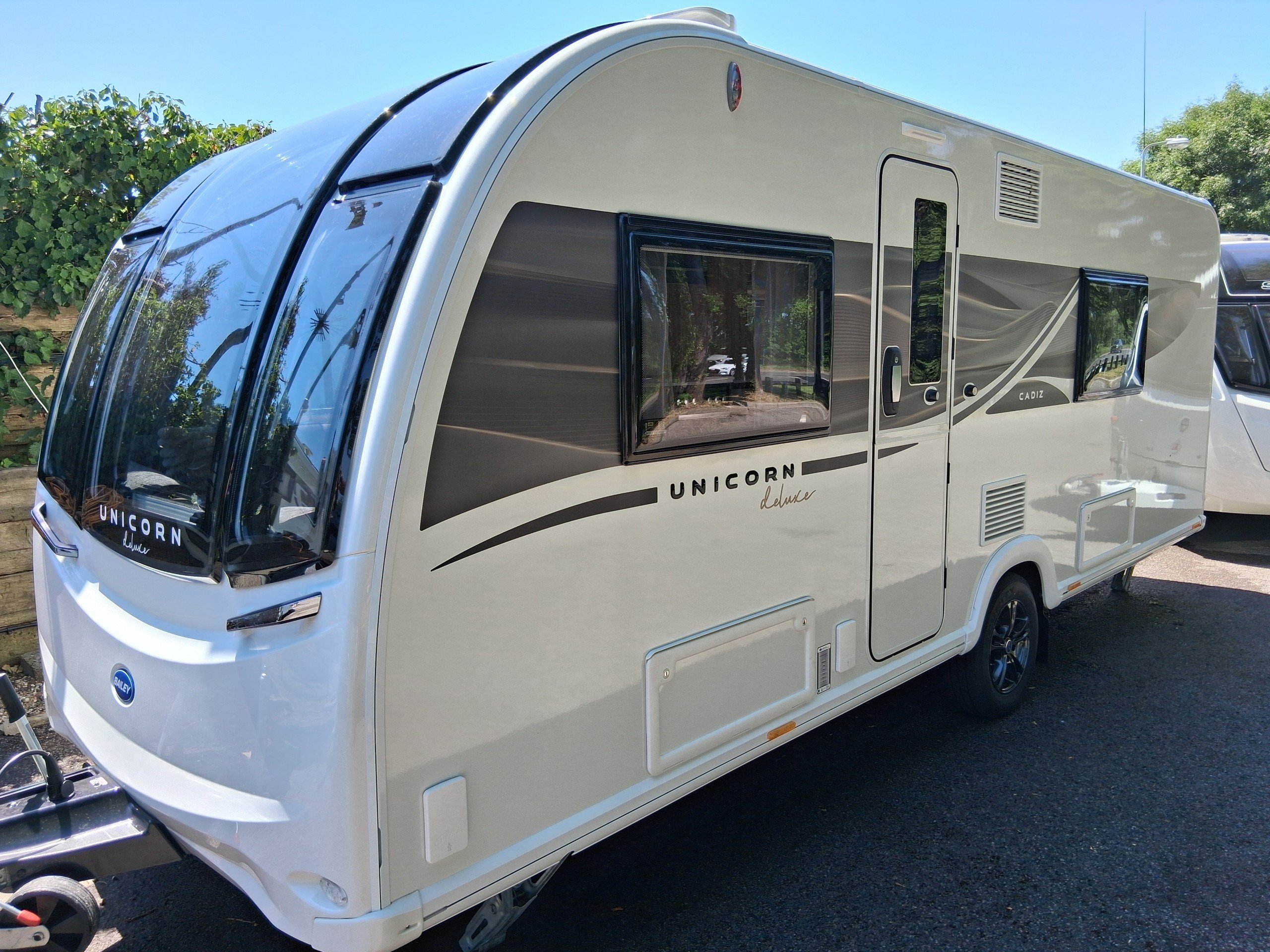Bailey Unicorn Cadiz - Exterior - Front