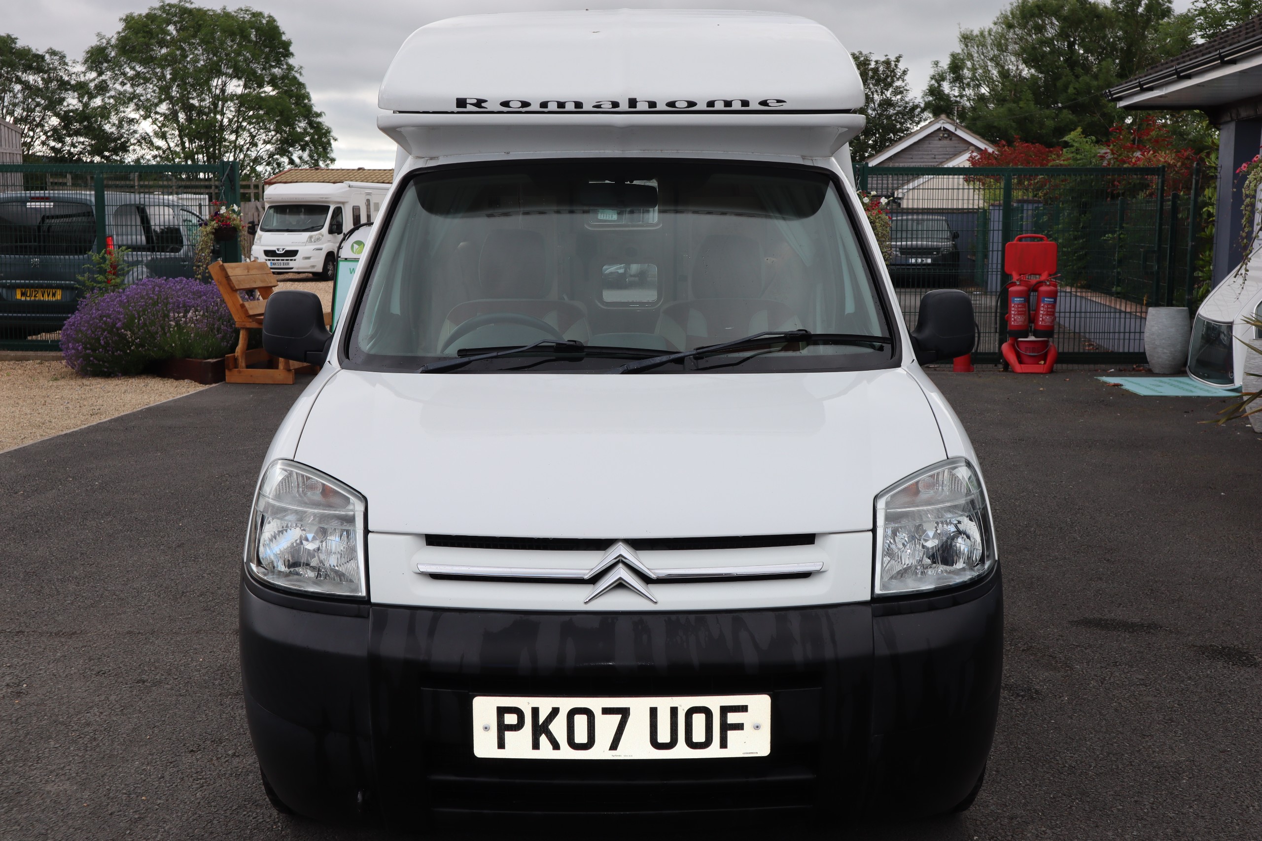 Romahome R20 Citroen Berlingo, 2 Berth, 4 belts, MOT, 12 Months Warranty, Habitation Service