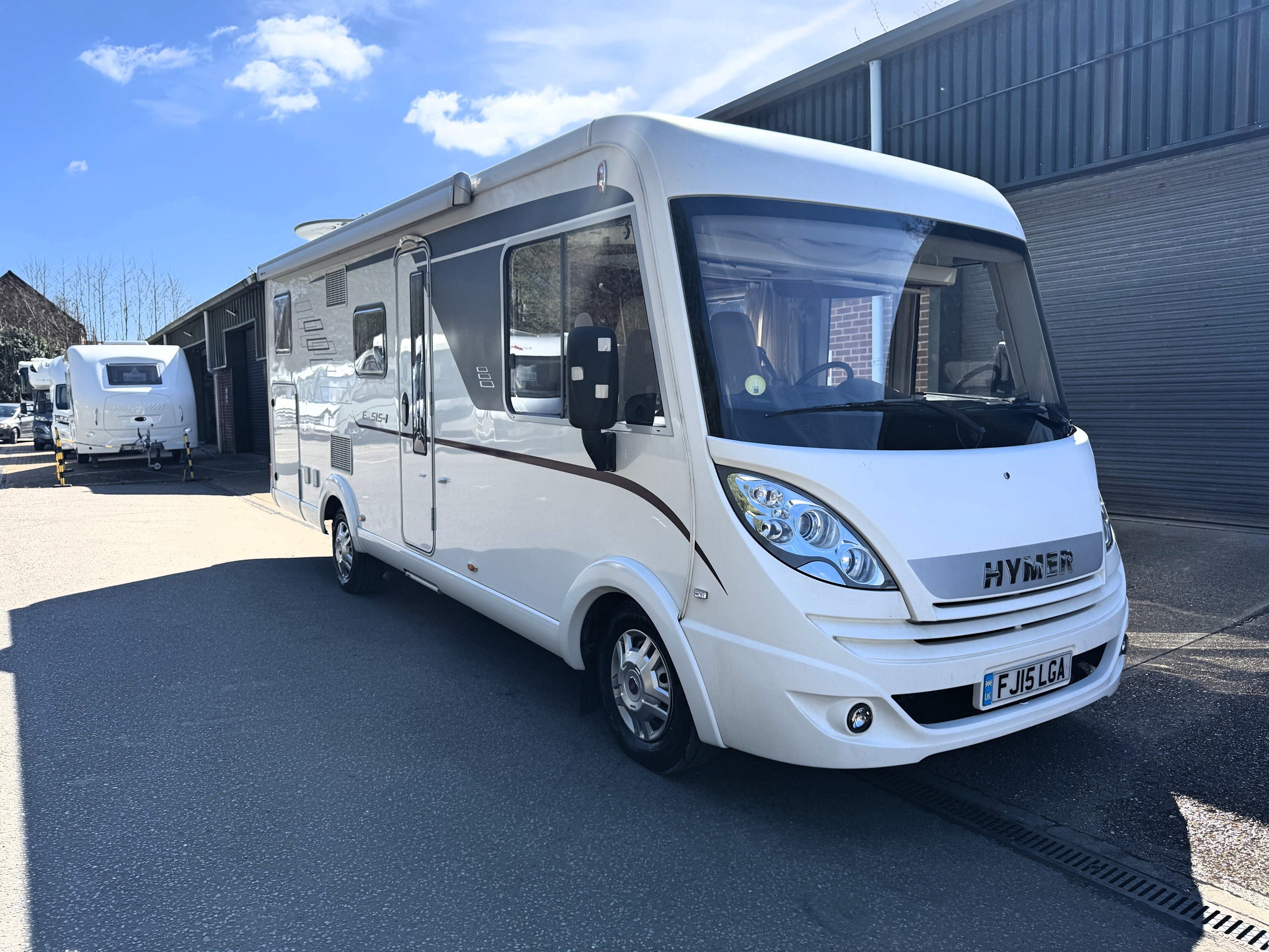 2015 Hymer Exsis i 674 - Exterior - Front