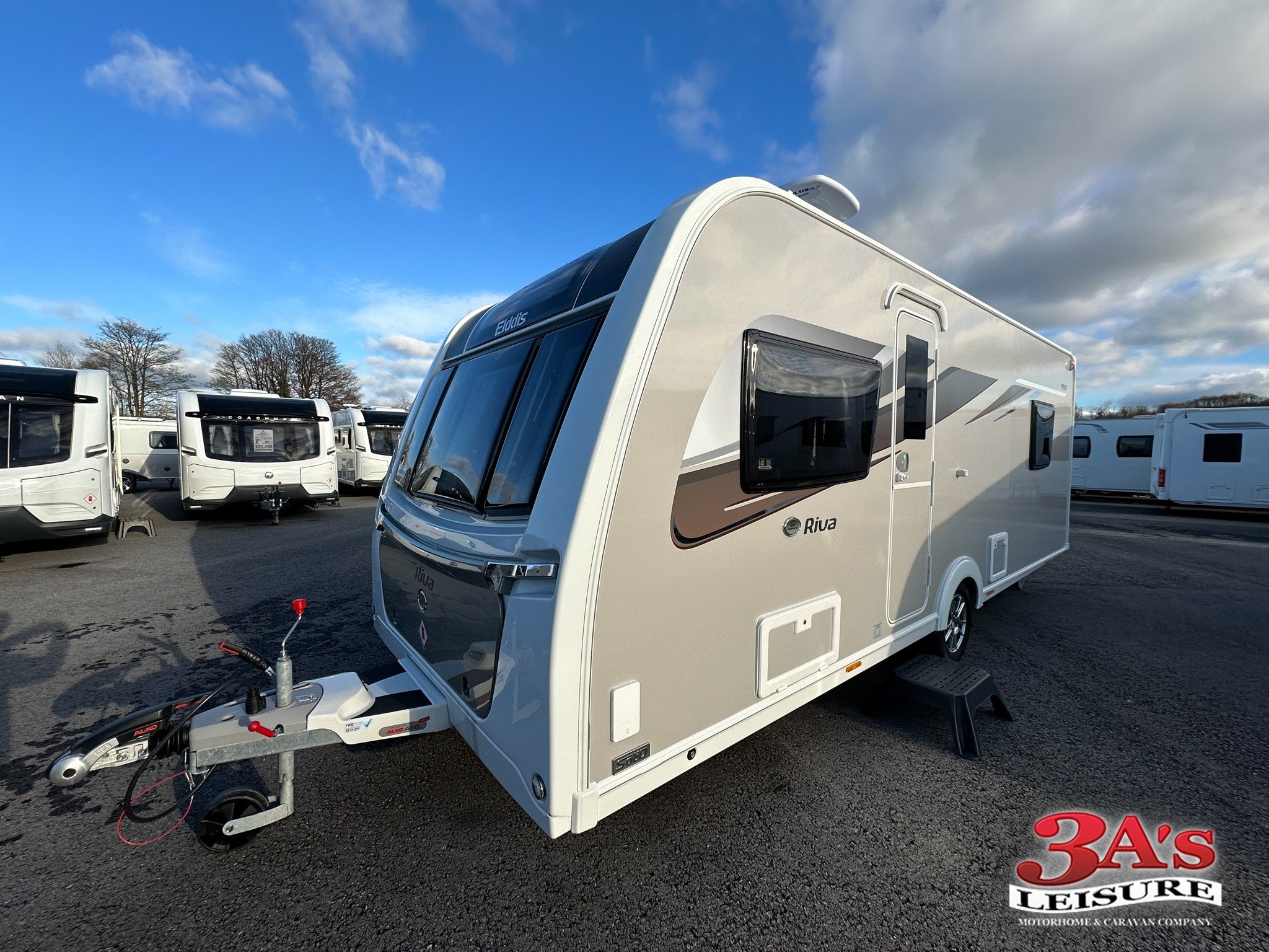 2024 Elddis Riva 550 – 4-Berth Island-Bed Caravan - Photo 2