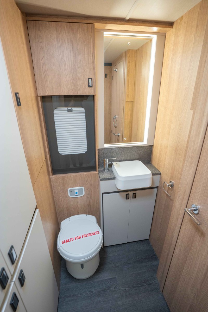 2024 Auto-Trail Excel 675B 170BHP Auto