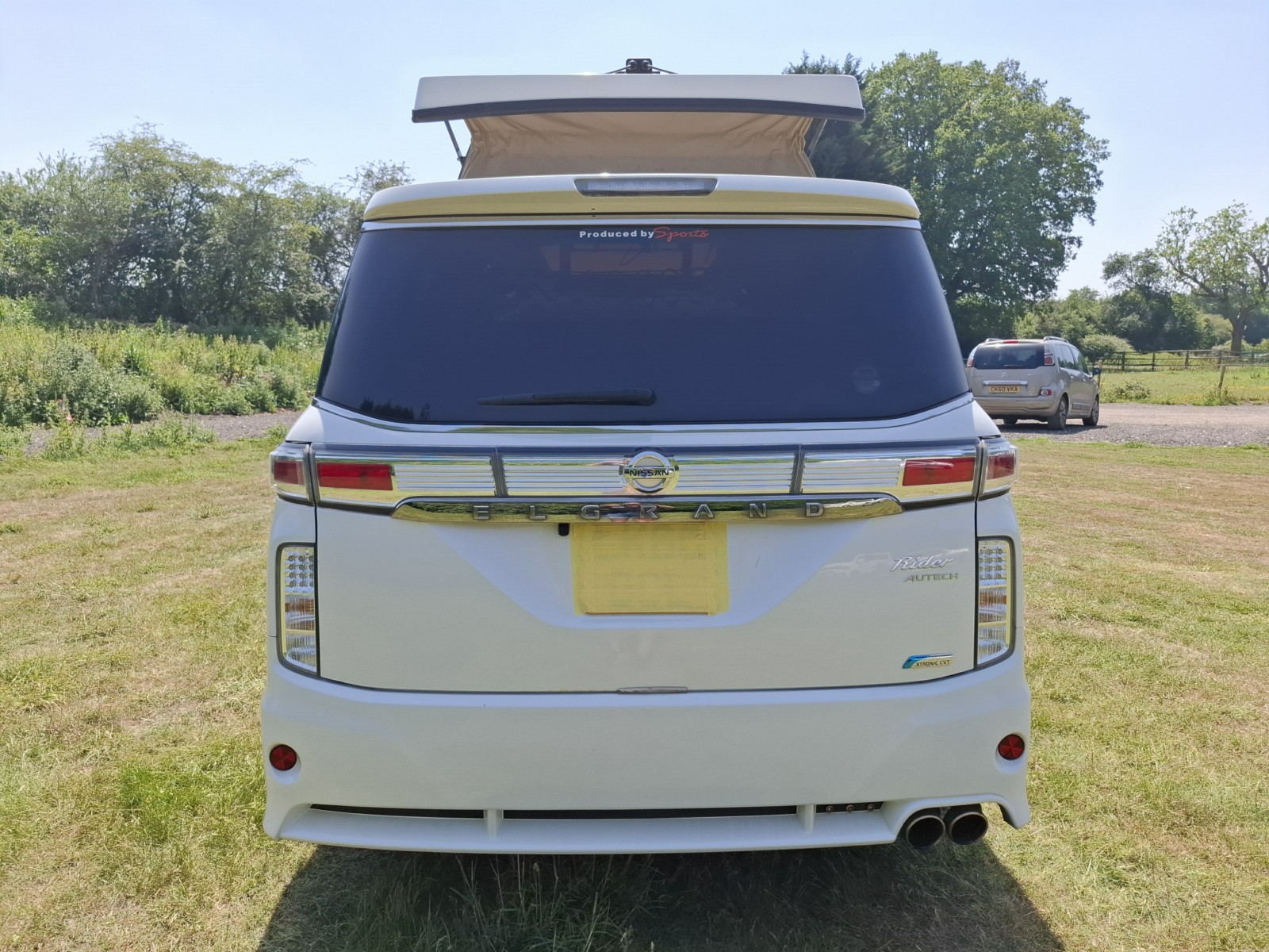 Nissan Elgrand E52 Highway Star