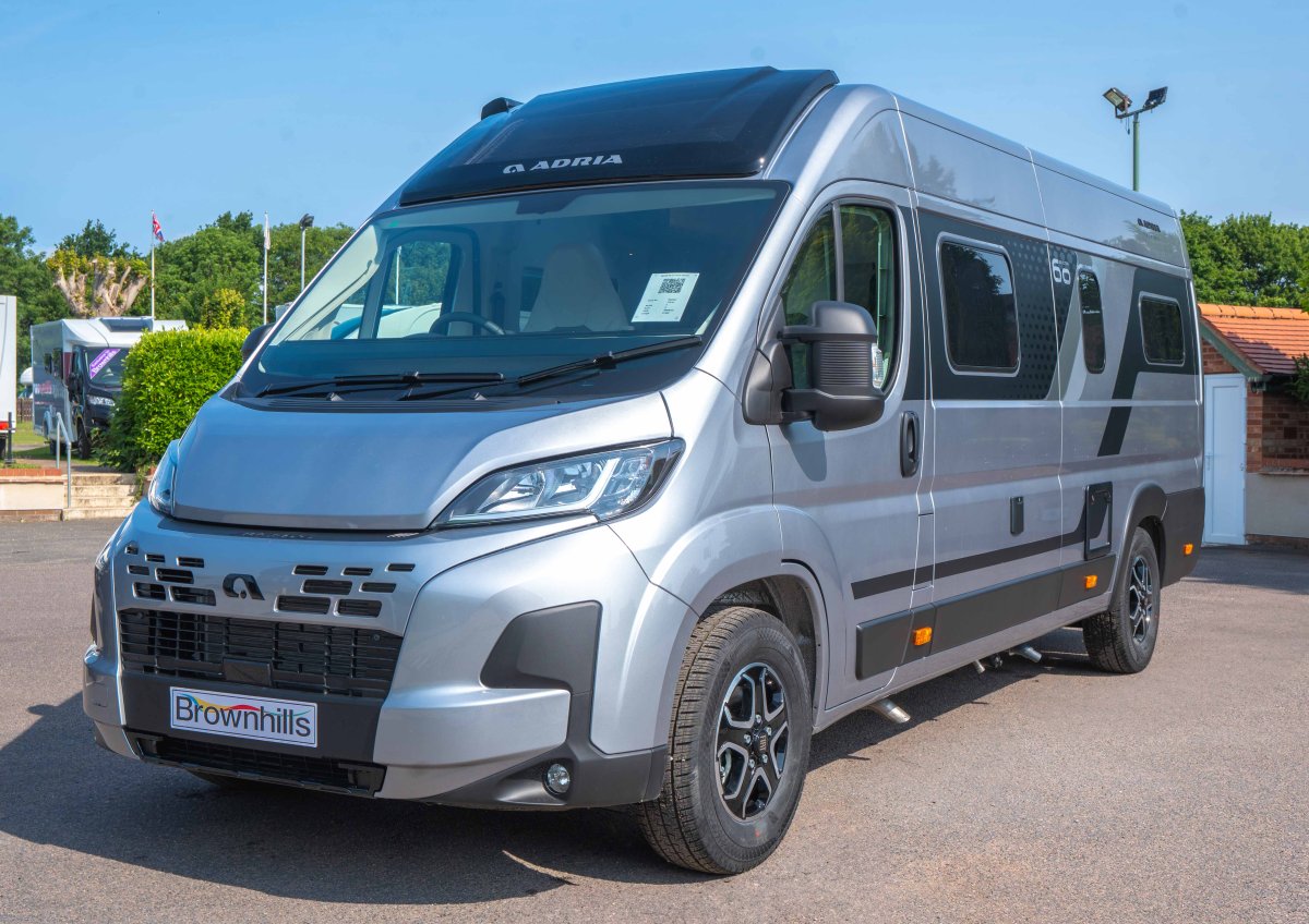 2026 Adria Twin 640 SGX 60Y 140BHP Auto