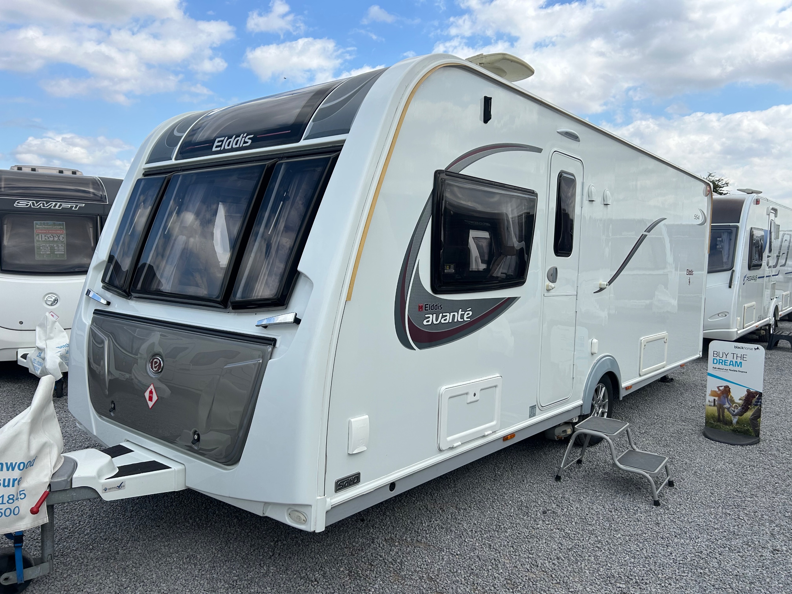 Elddis Avante 554 / 4 - Exterior - Front