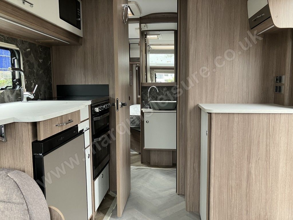 COACHMAN VIP 545
