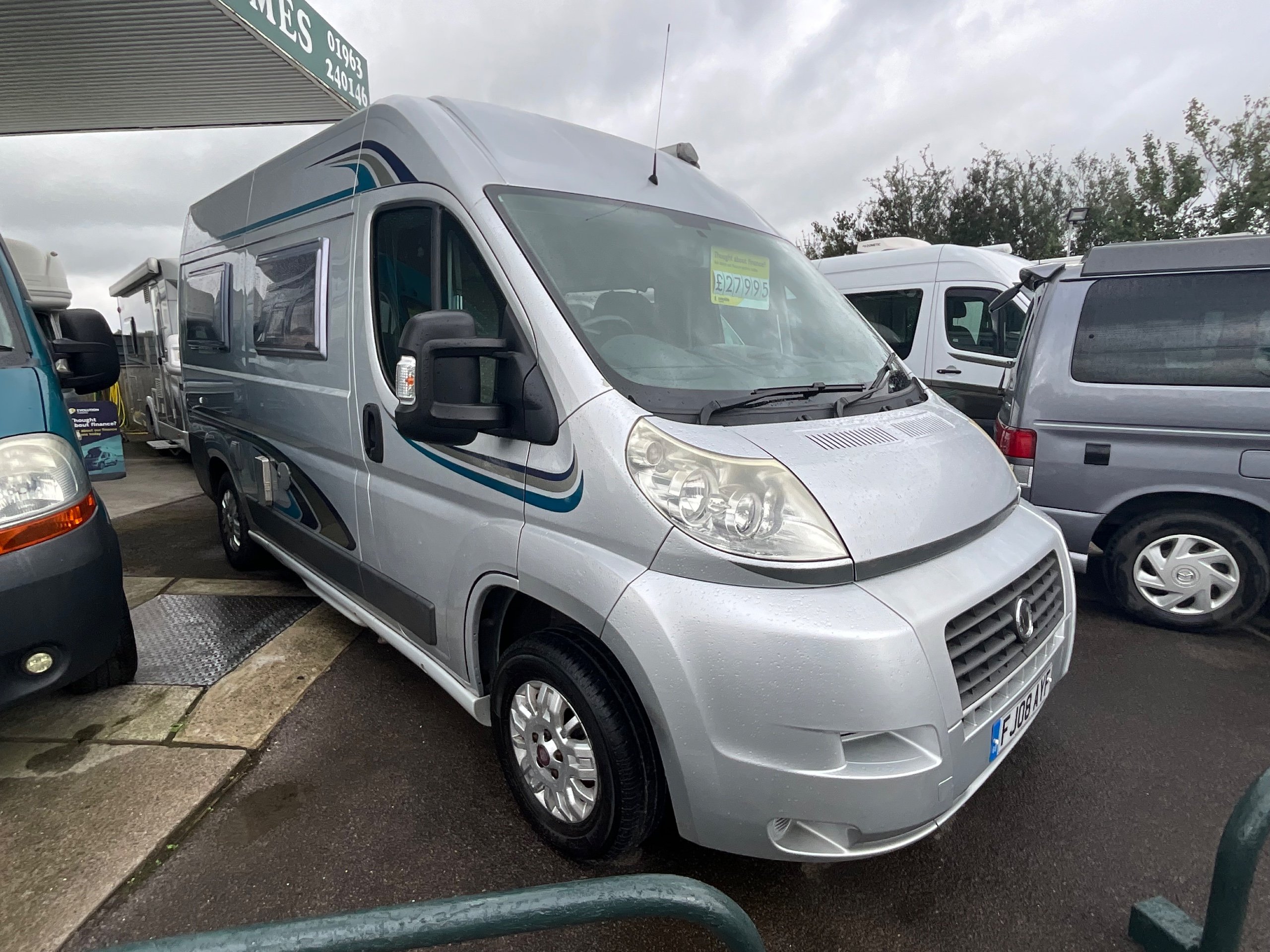 2008 Trigano Tribute 550 - Exterior - Front