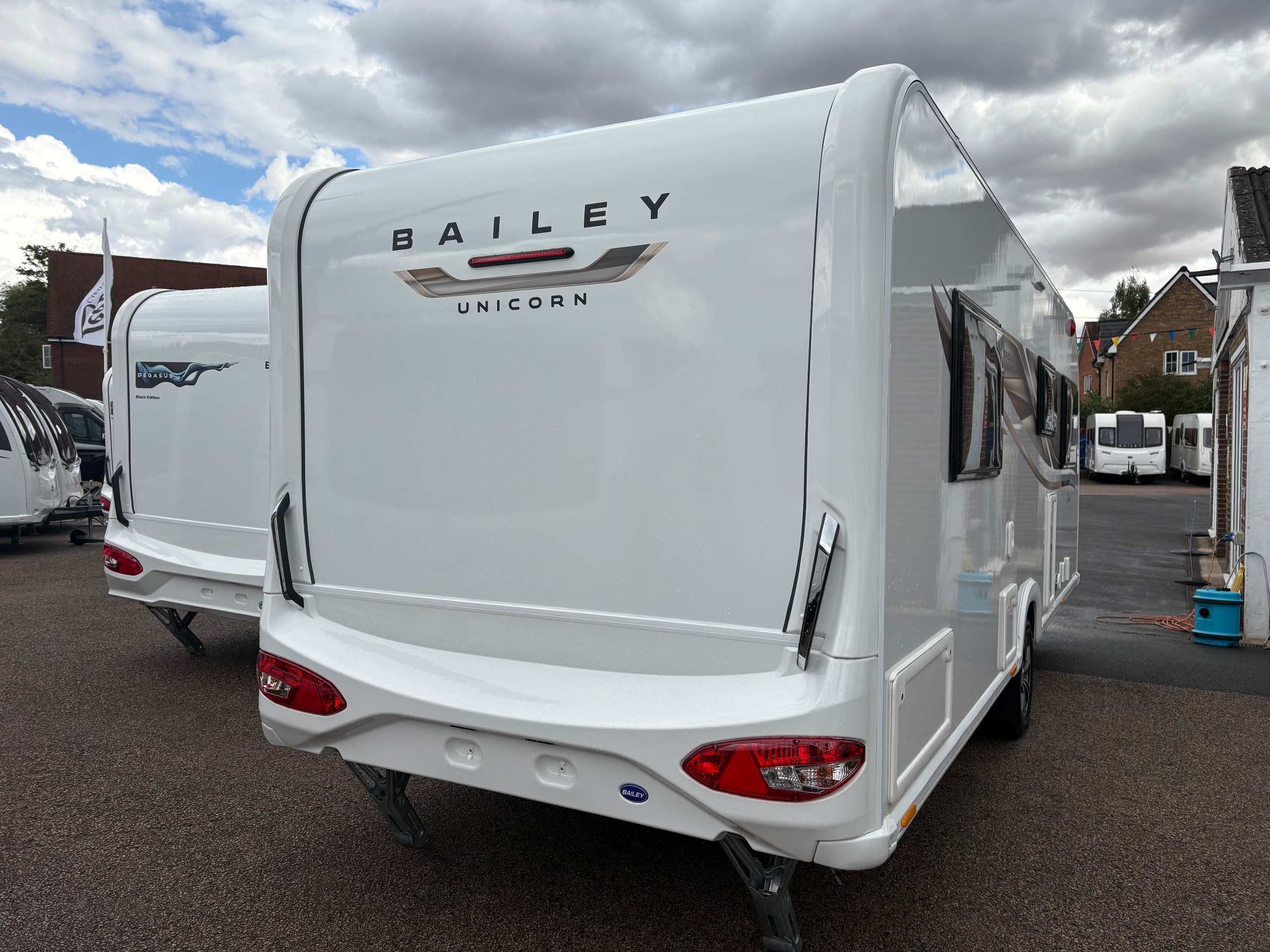 2027 Bailey Unicorn Deluxe Cabrera