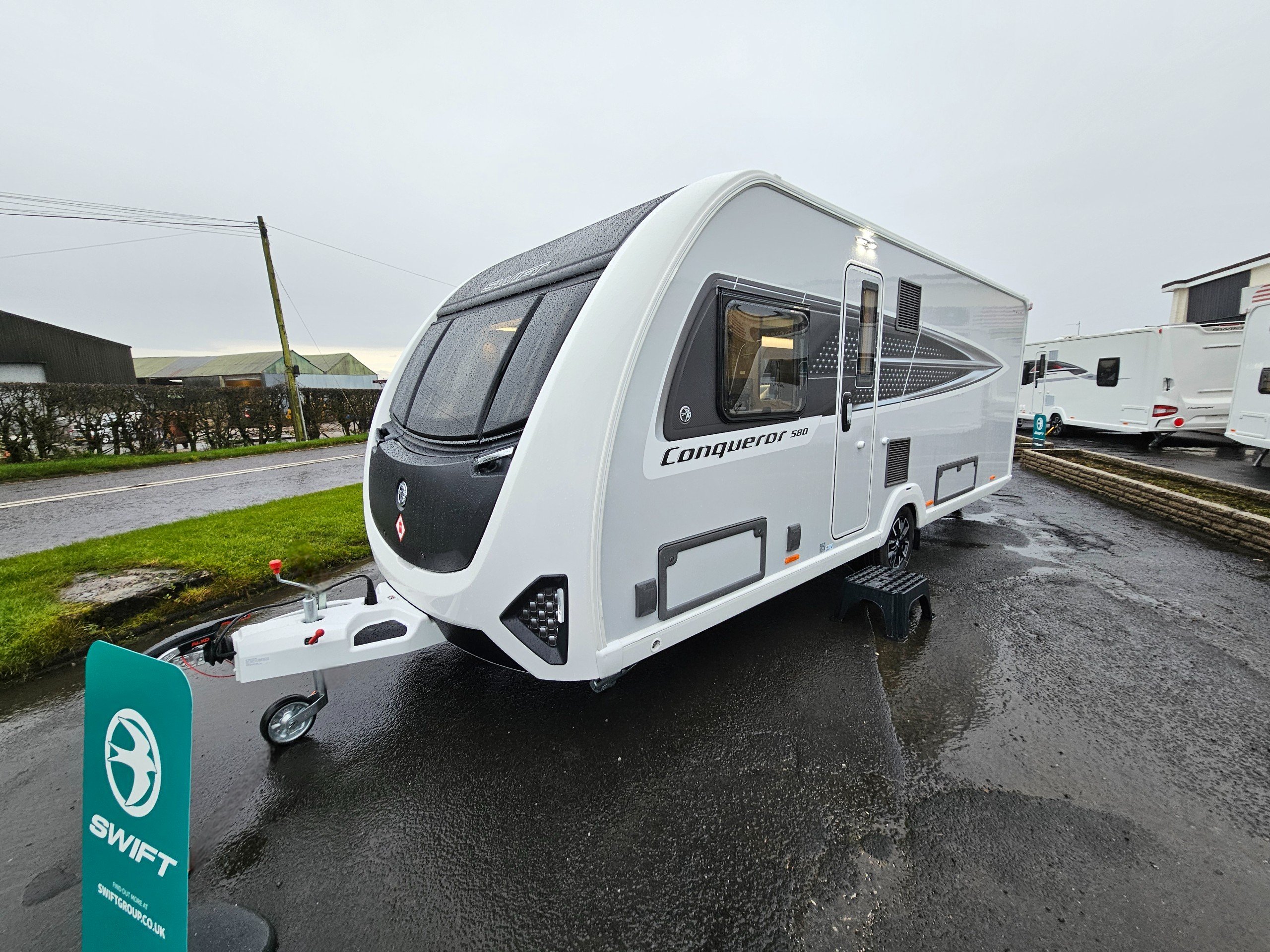 2026 Swift Conqueror 580