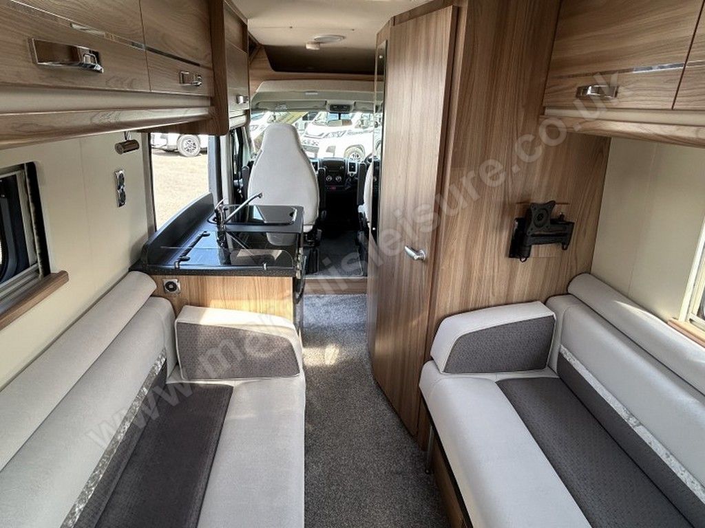 2019 Swift SELECT 122