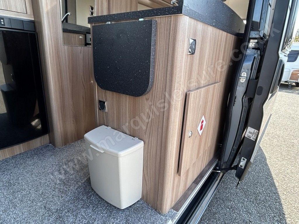 2019 Swift SELECT 122