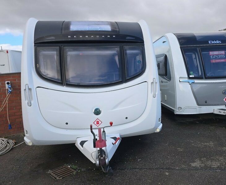 Bessacarr Cameo 525 - Exterior - Front