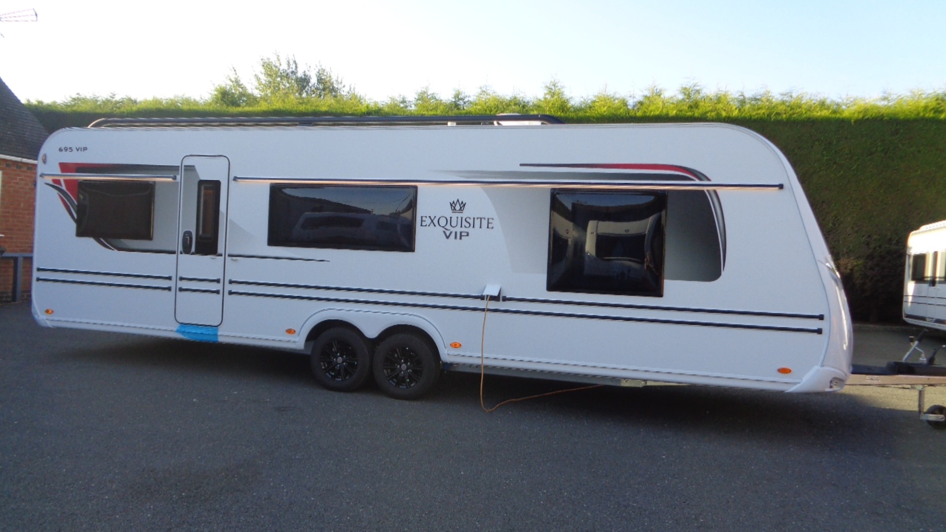 LMC 695 Vip Exquisit BRAND NEW, , CARAVAN