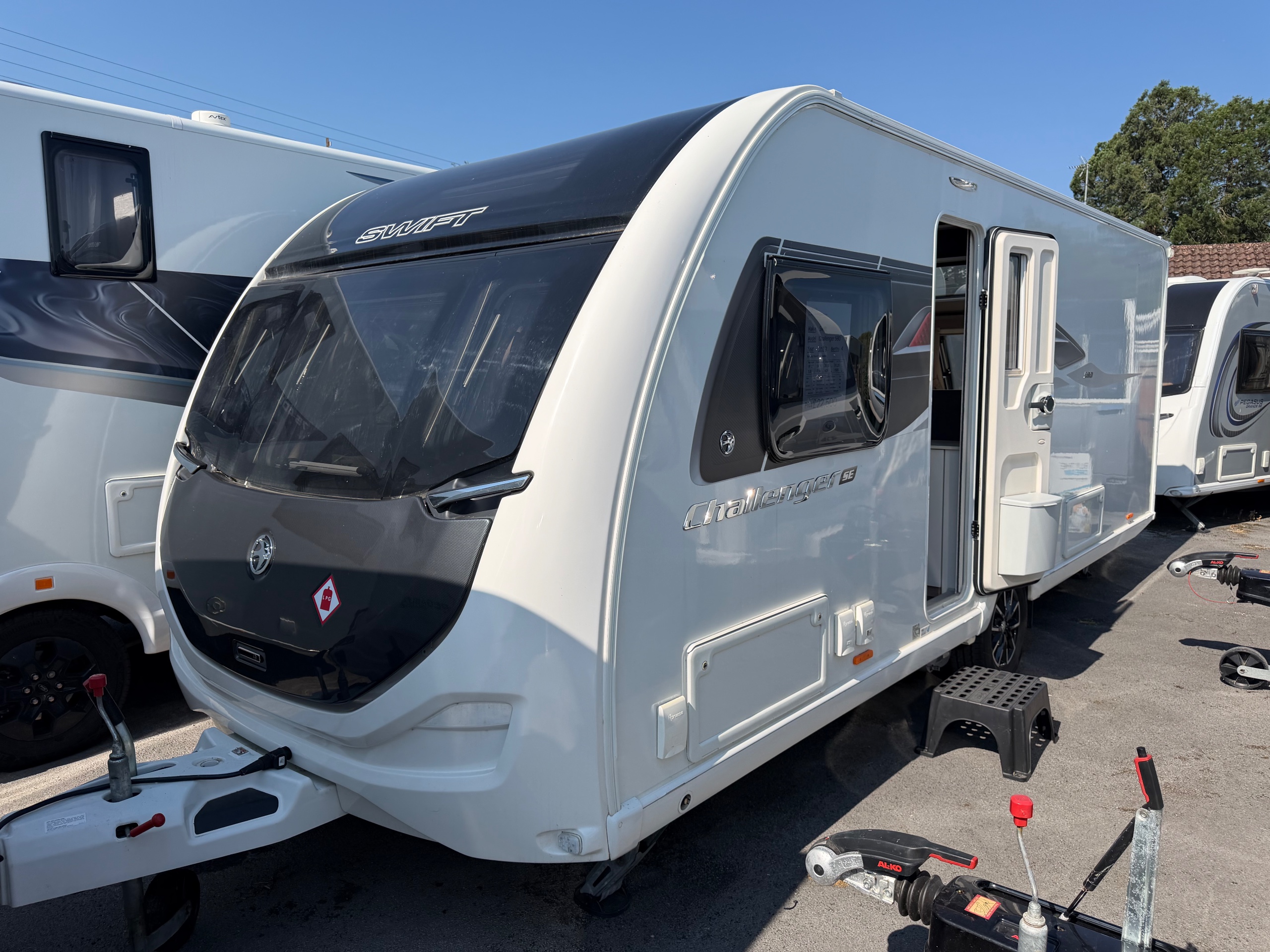 2023 Swift Challenger SE 580