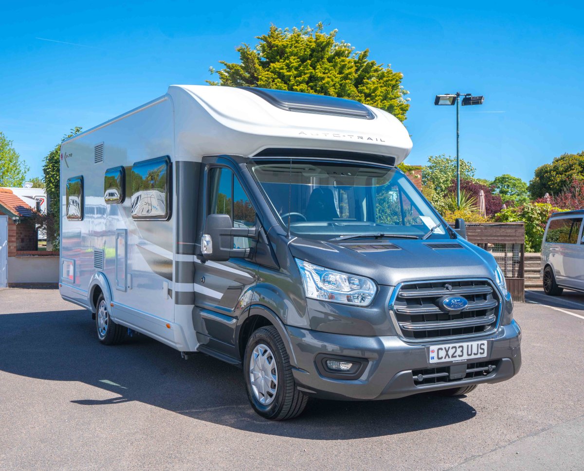 Ford Autotrail F-Line F72 130BHP - Exterior - Front