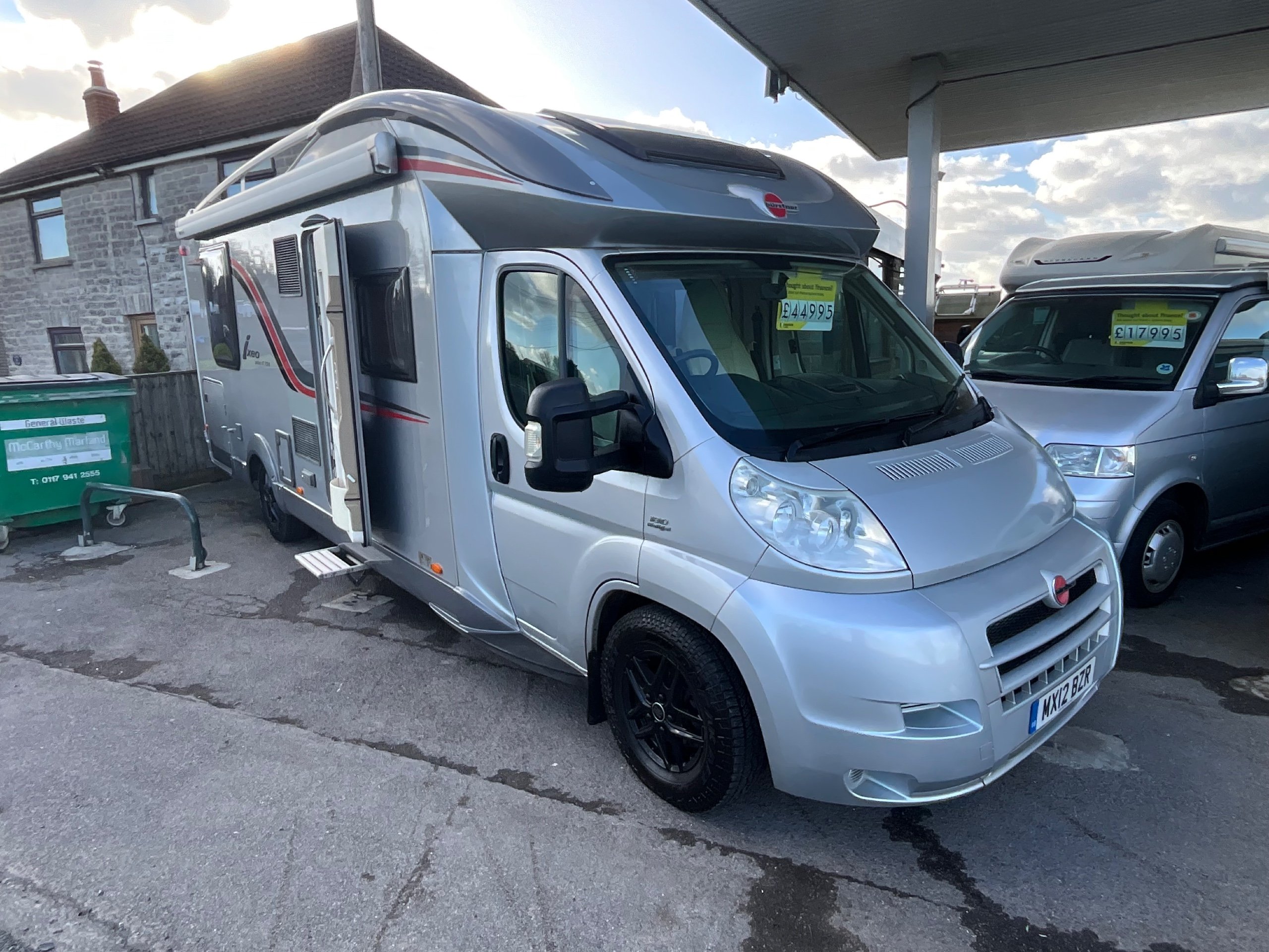 Bürstner Ixeo Plus It724