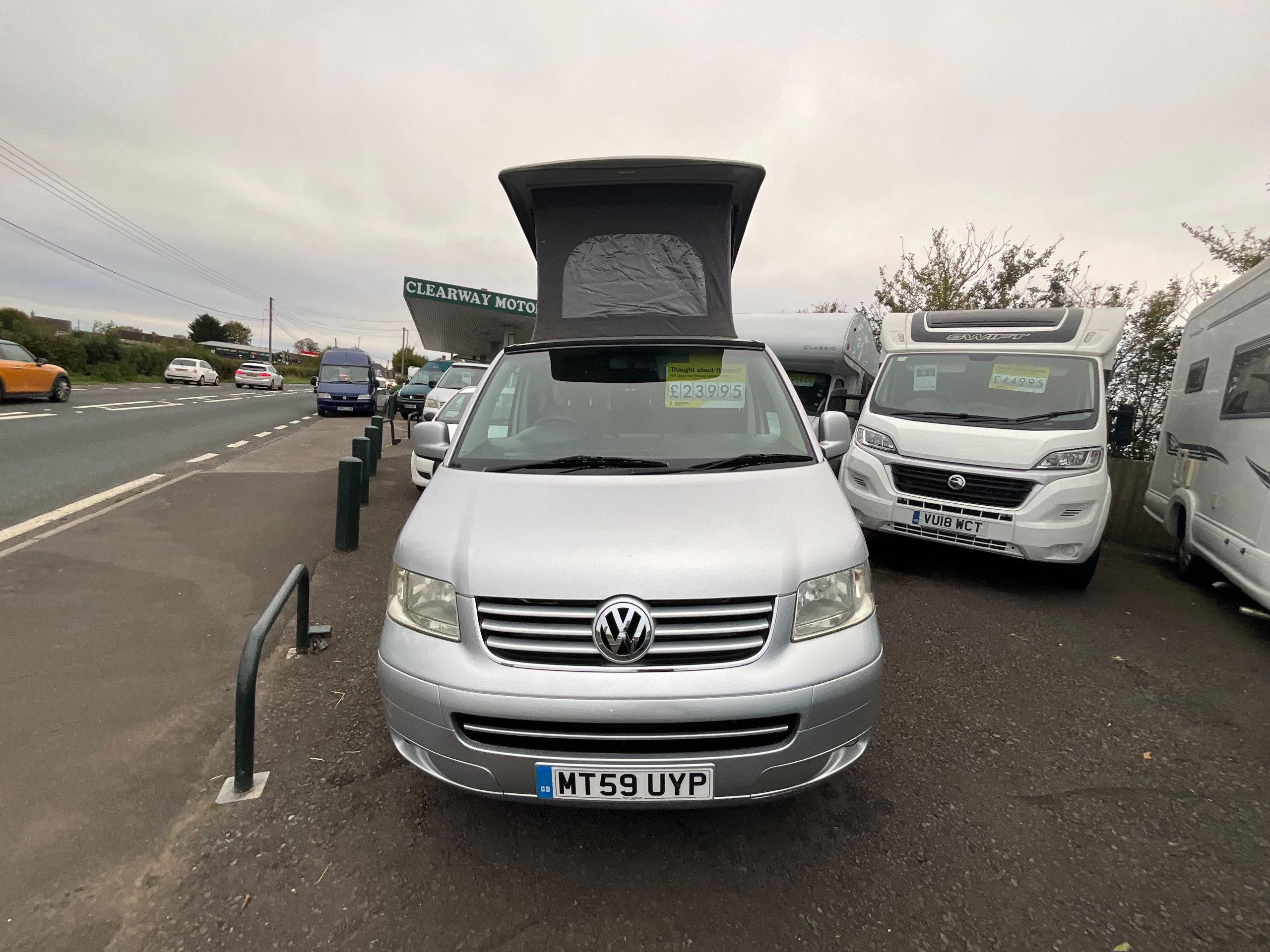 2009 Volkswagen Transporter - Exterior - Front