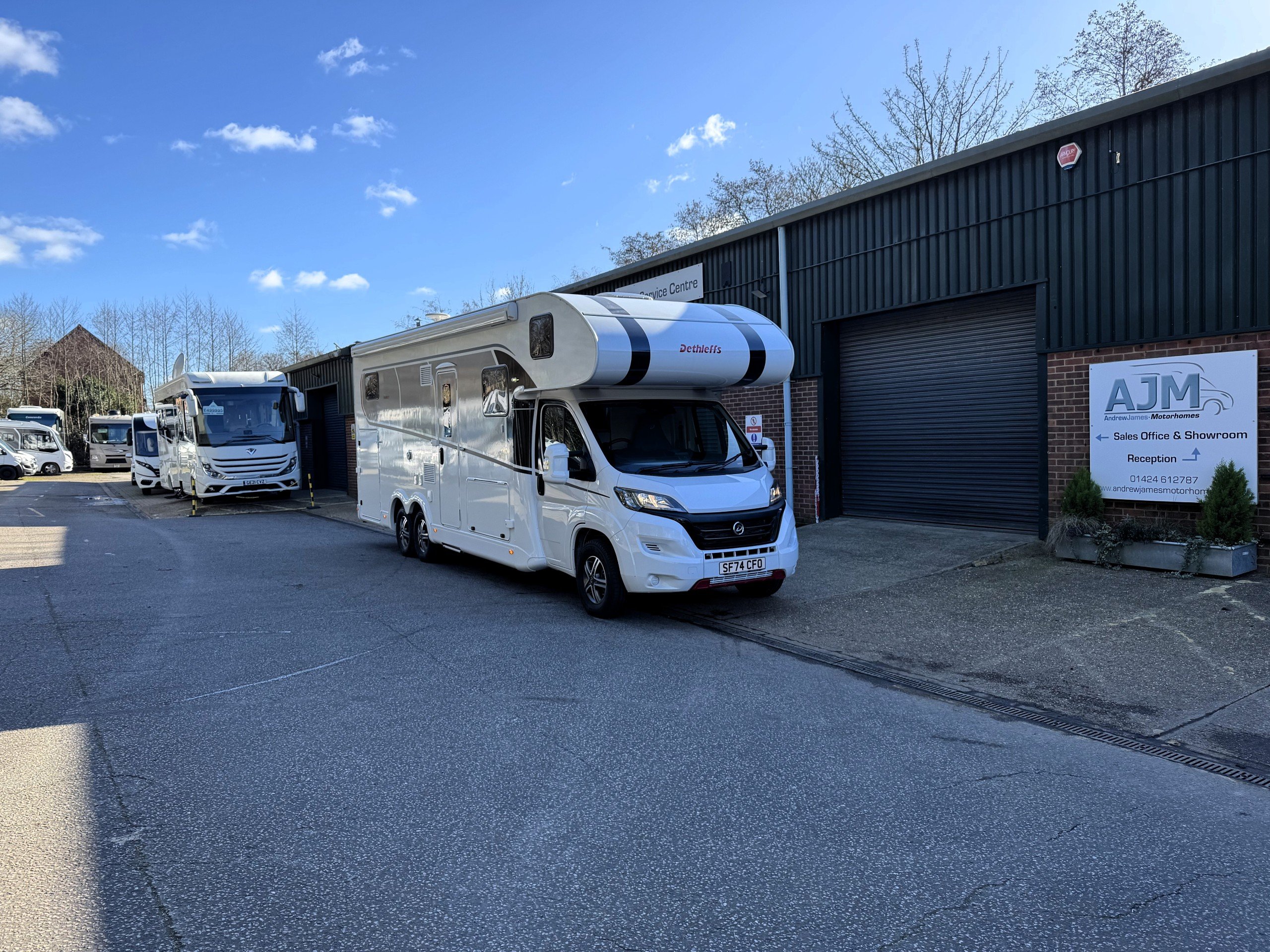 2025 Dethleffs Camper XL Family A 7872-2 - Exterior - Front
