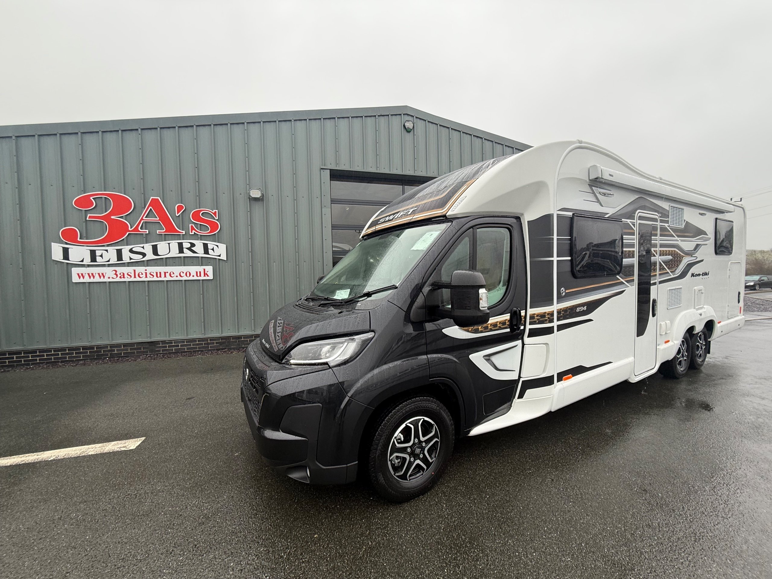 2025 Swift Kon Tiki 894 New 4-Berth Island-Bed Motorhome Automatic - Photo 2