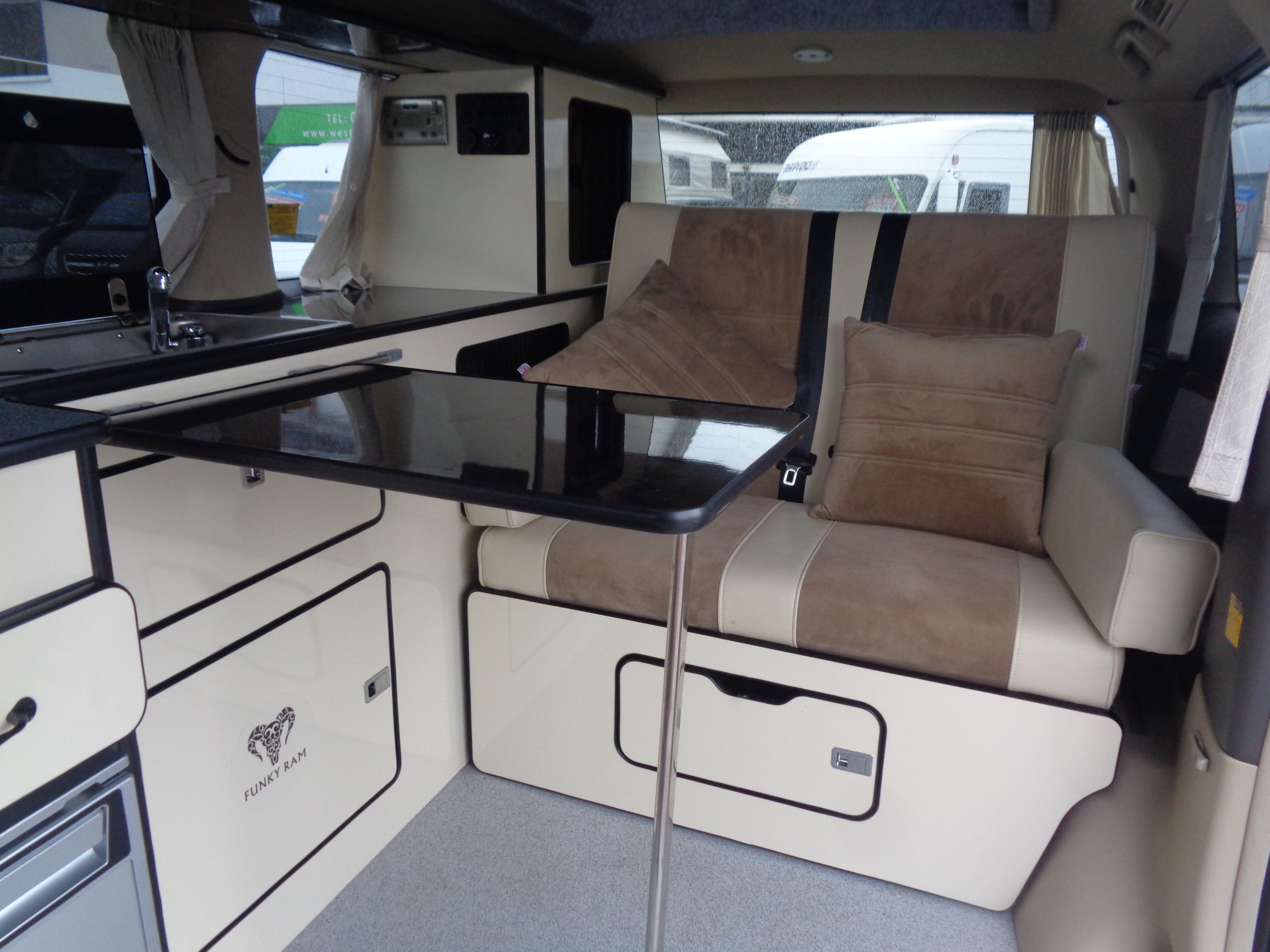 2007 Toyota Alphard Camper Van (Funky Ram Conversion)