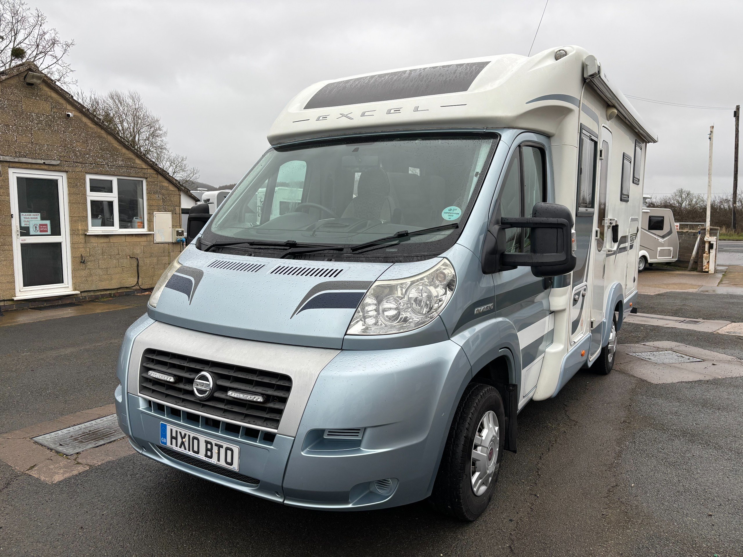 2010 Auto-Trail Excel 690 - Exterior - Front