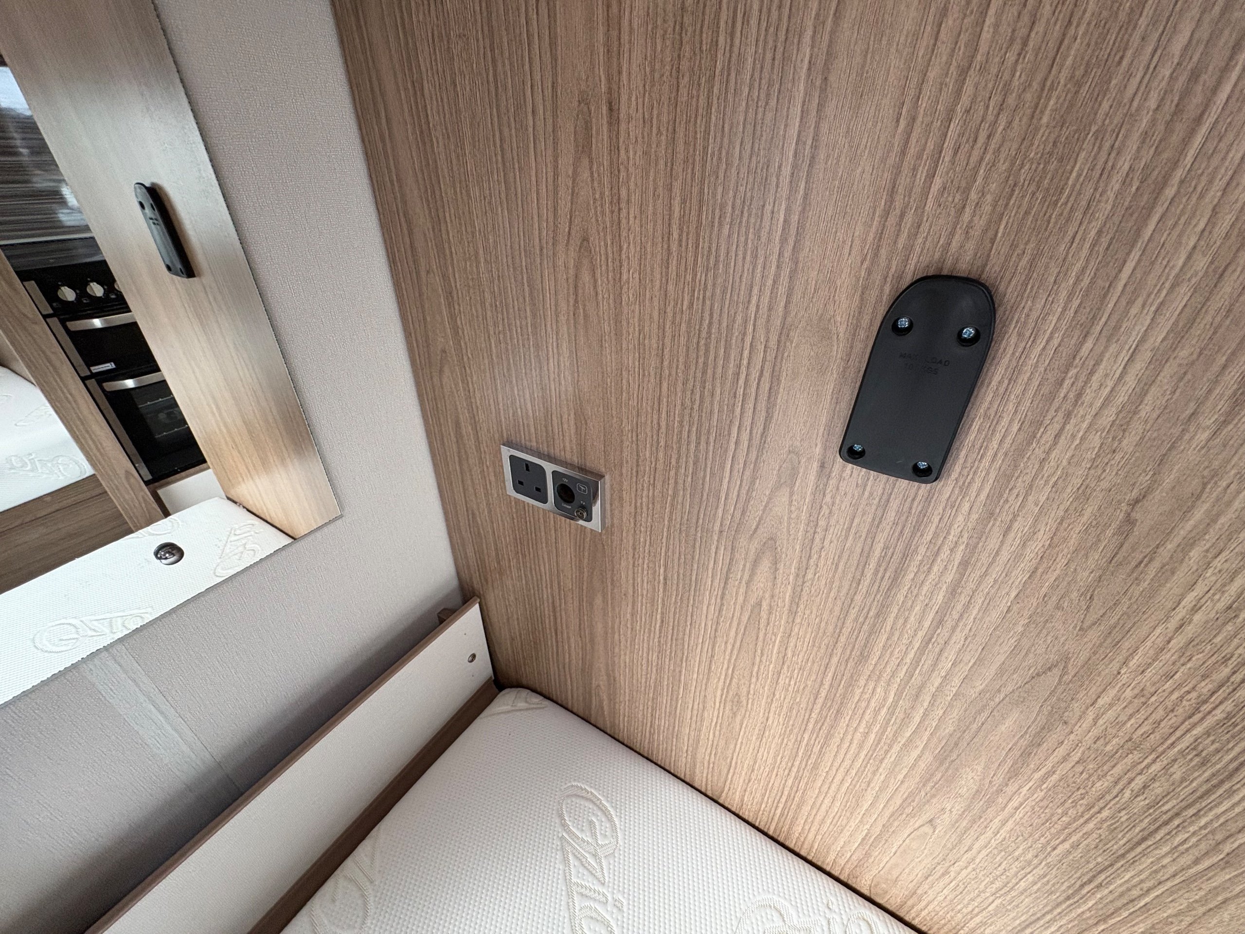 2016 Coachman VIP 565