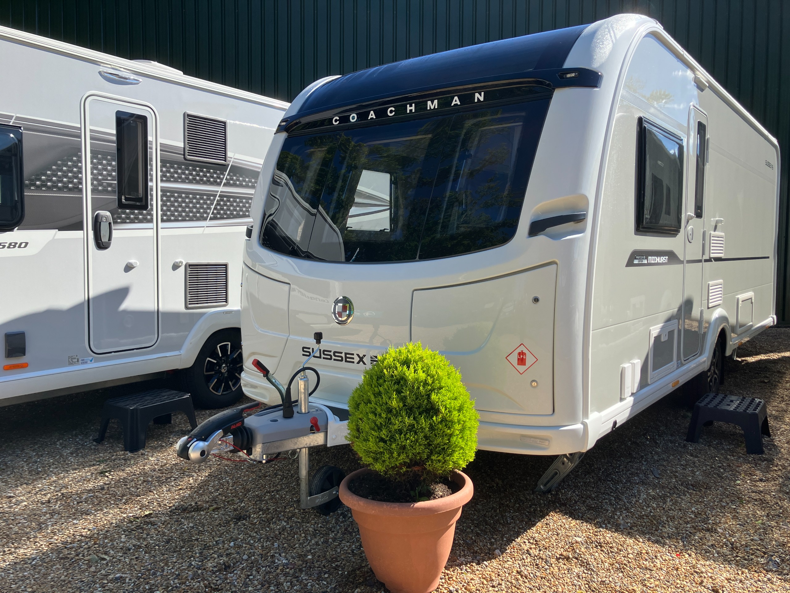 2027 Coachman Acadia 575 Midhurst Premier Plus Sussex Special Edition - LAST ONE, DEMONSTRATOR DISCOUNT, AVAILABLE NOW!