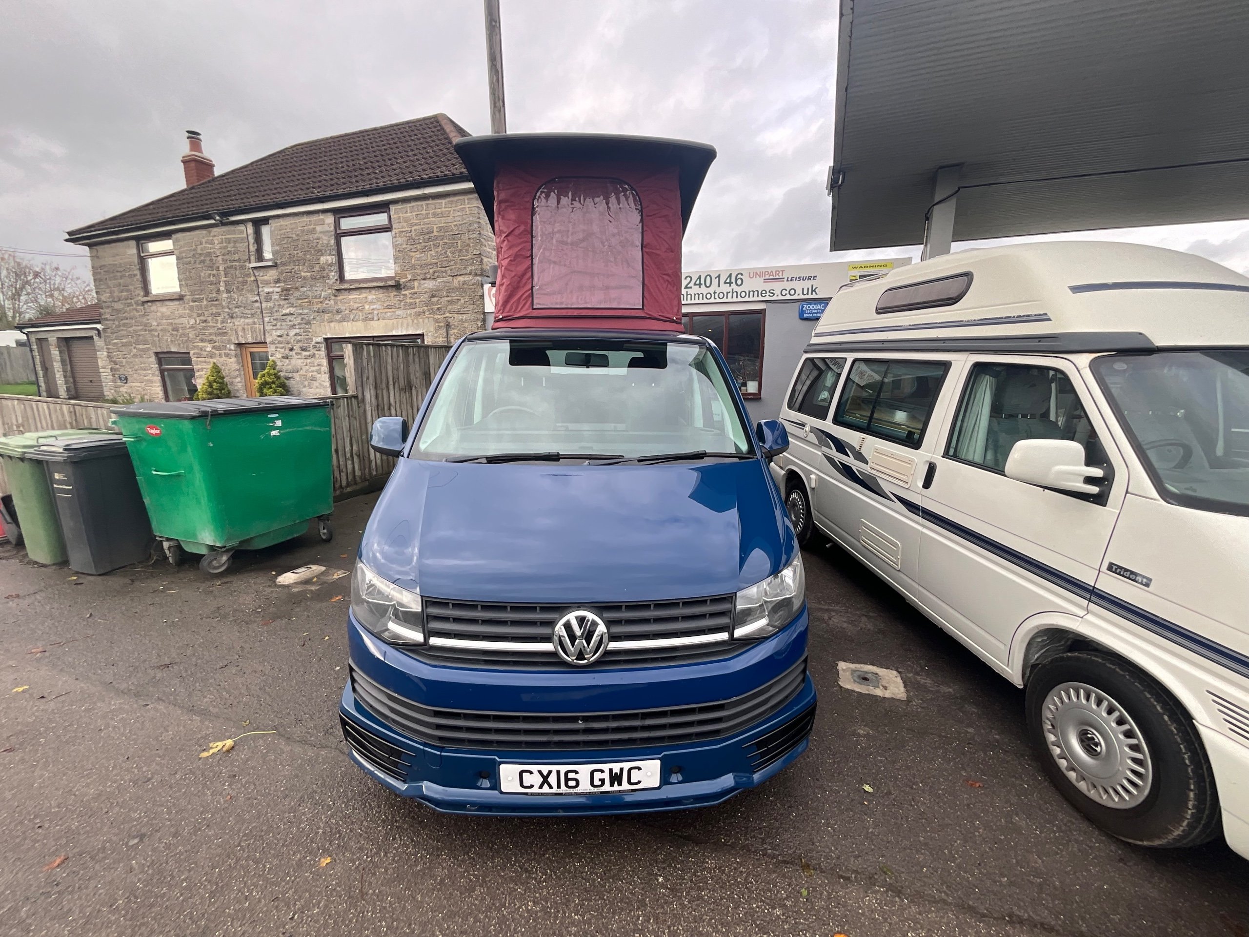 2016 Volkswagen Transporter - Exterior - Front