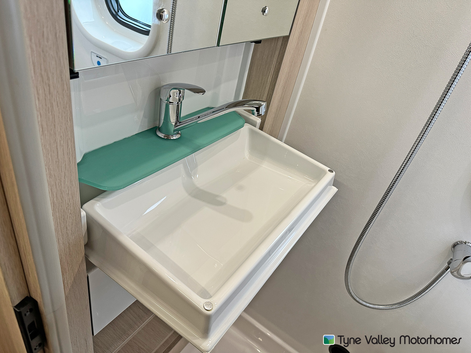 2025 Auto-Trail Expedition 67