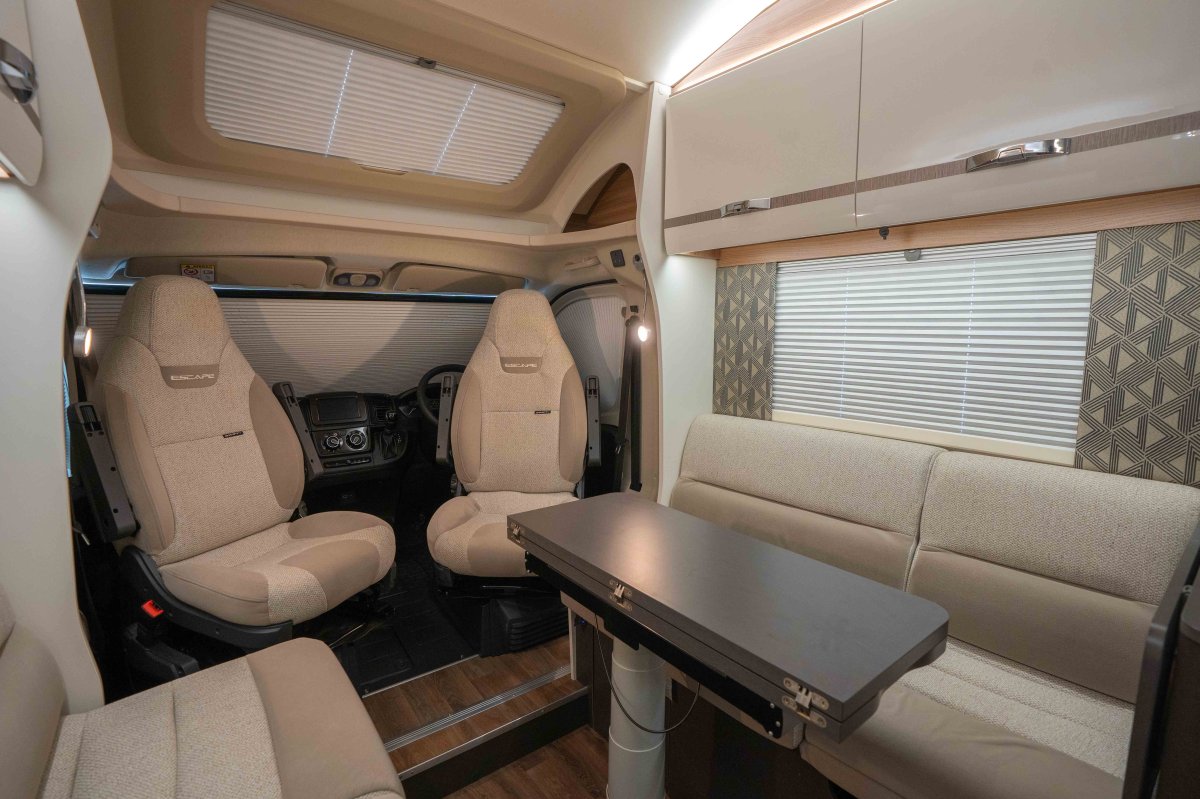 Swift Escape 664 140BHP Auto