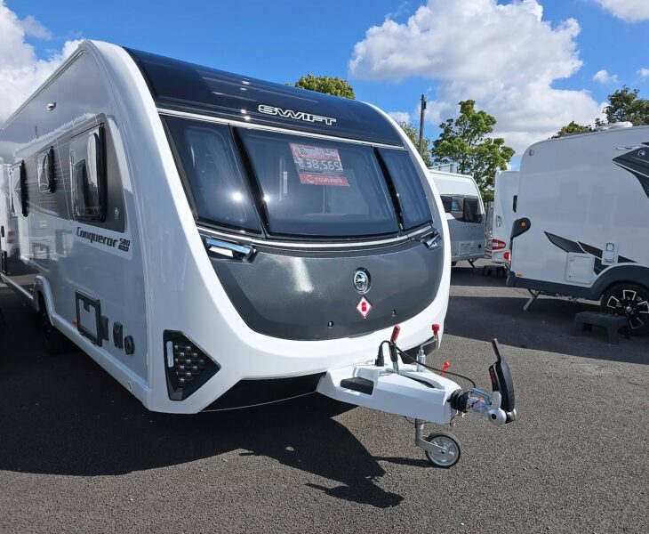 Swift Conqueror 580 - Exterior - Front