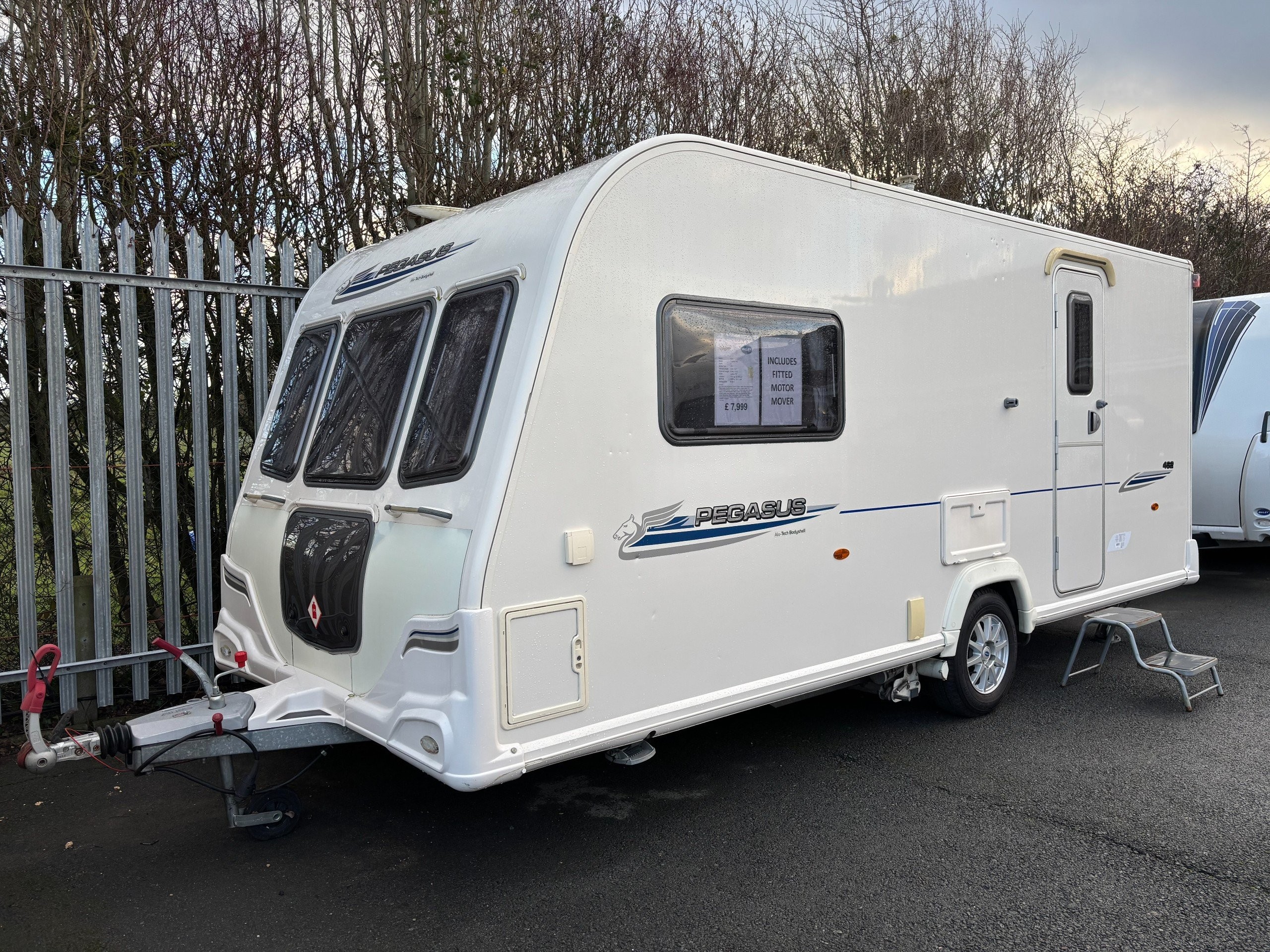 Bailey Pegasus 462 - Exterior - Front