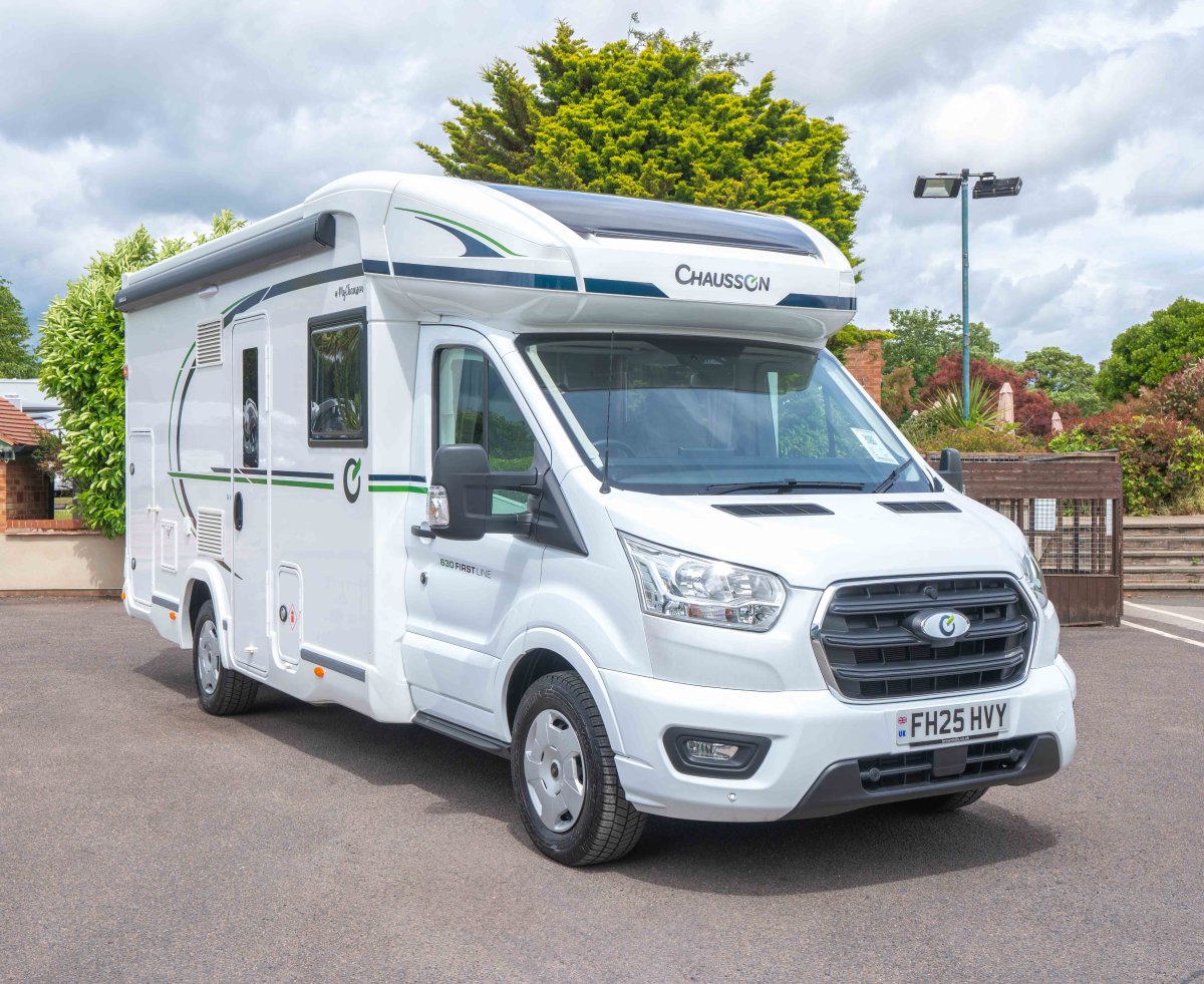 Ford Chausson First Line 630 130BHP - Exterior - Front