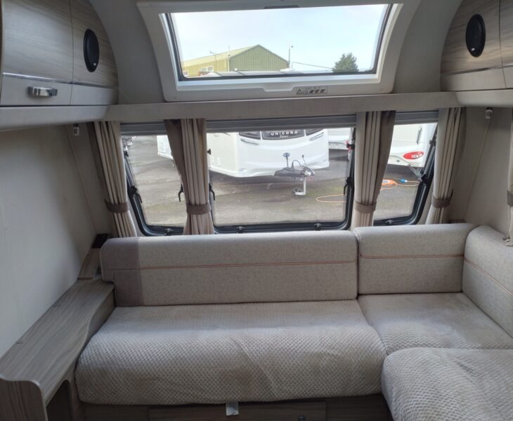 Elddis Avante