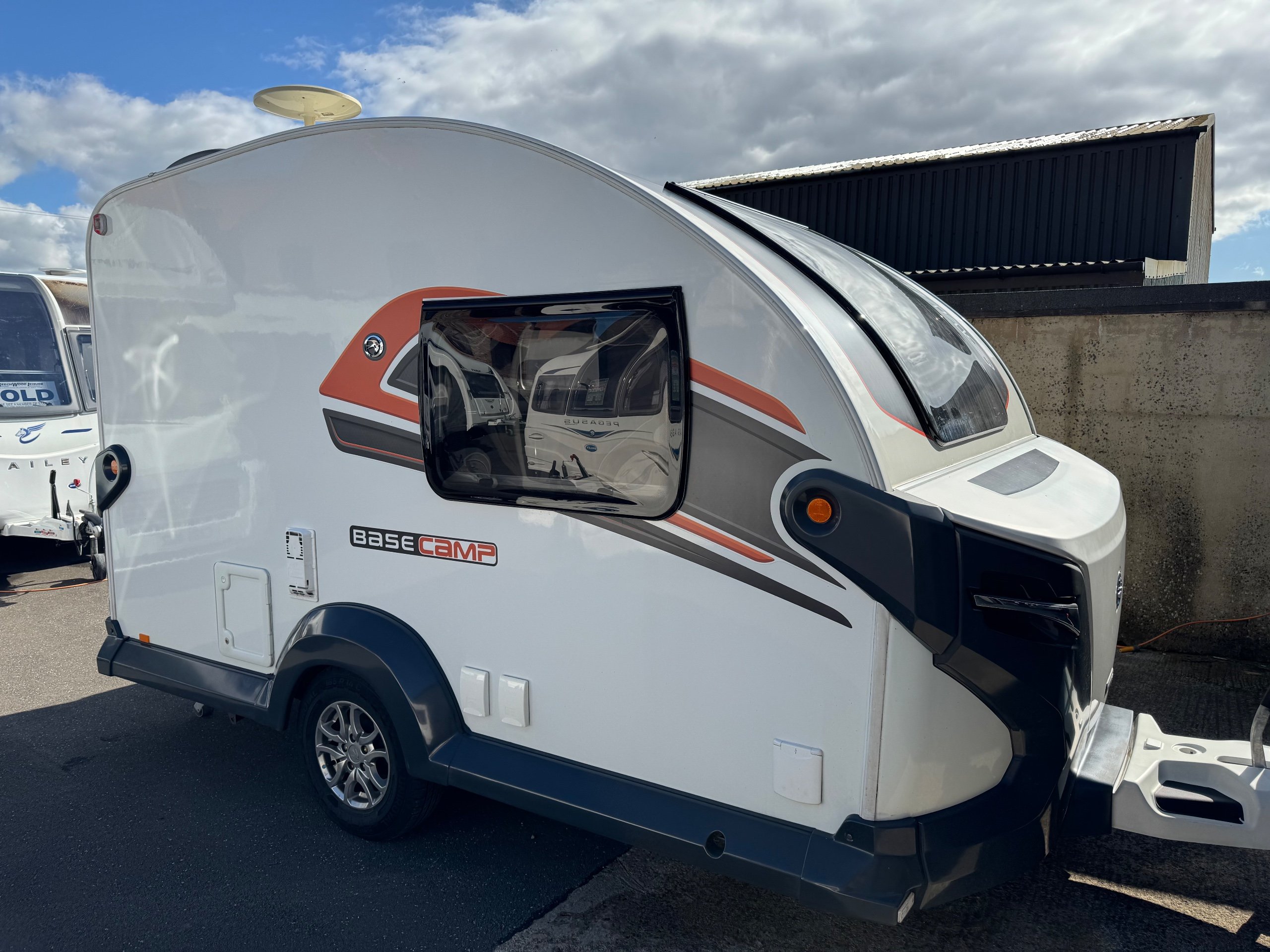 2017 Swift Basecamp